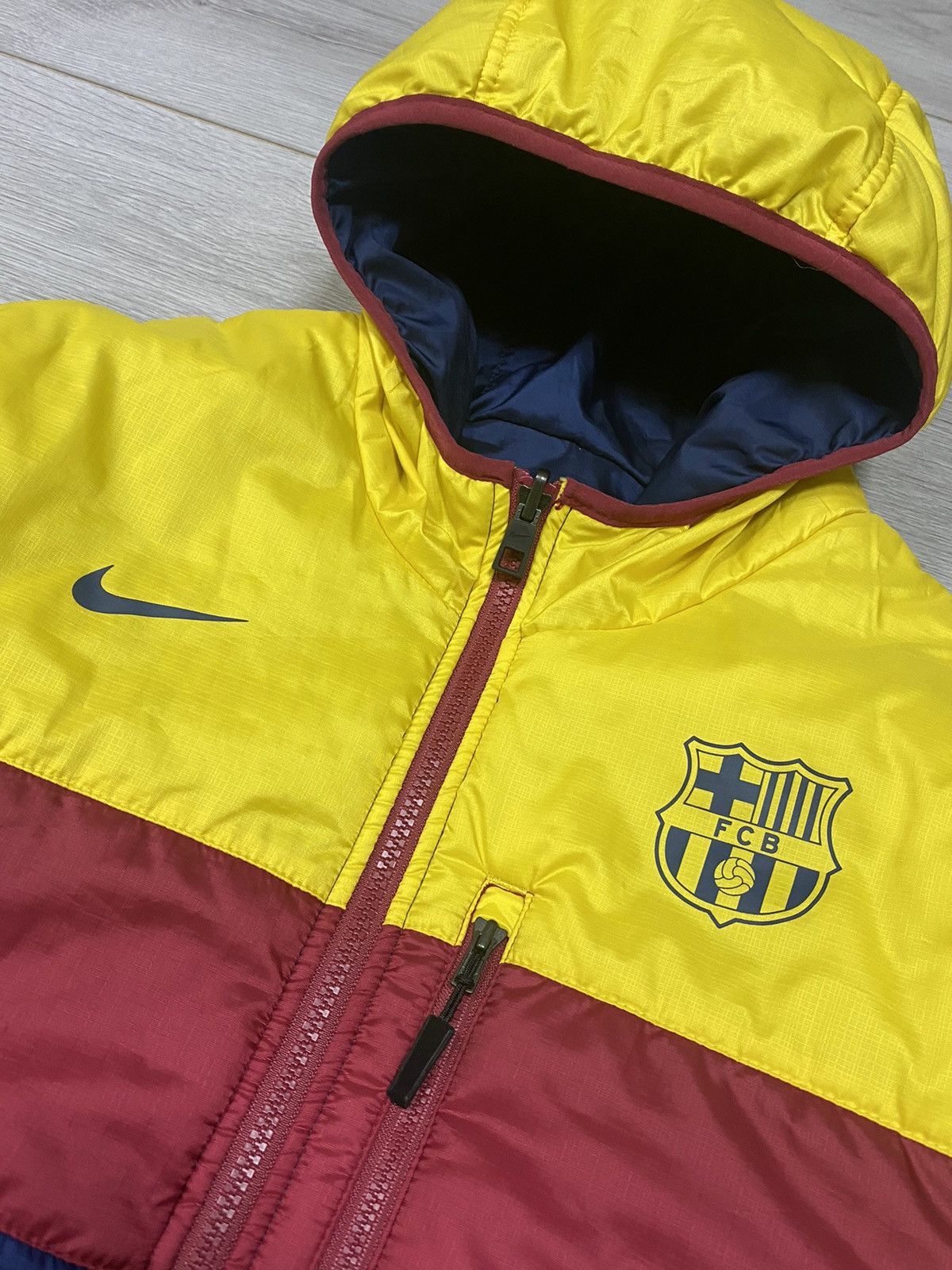 Nike Nike 2 in 1 reversible Barcelona double sided micropuffer Size US S / EU 44-46 / 1 - 4 Thumbnail