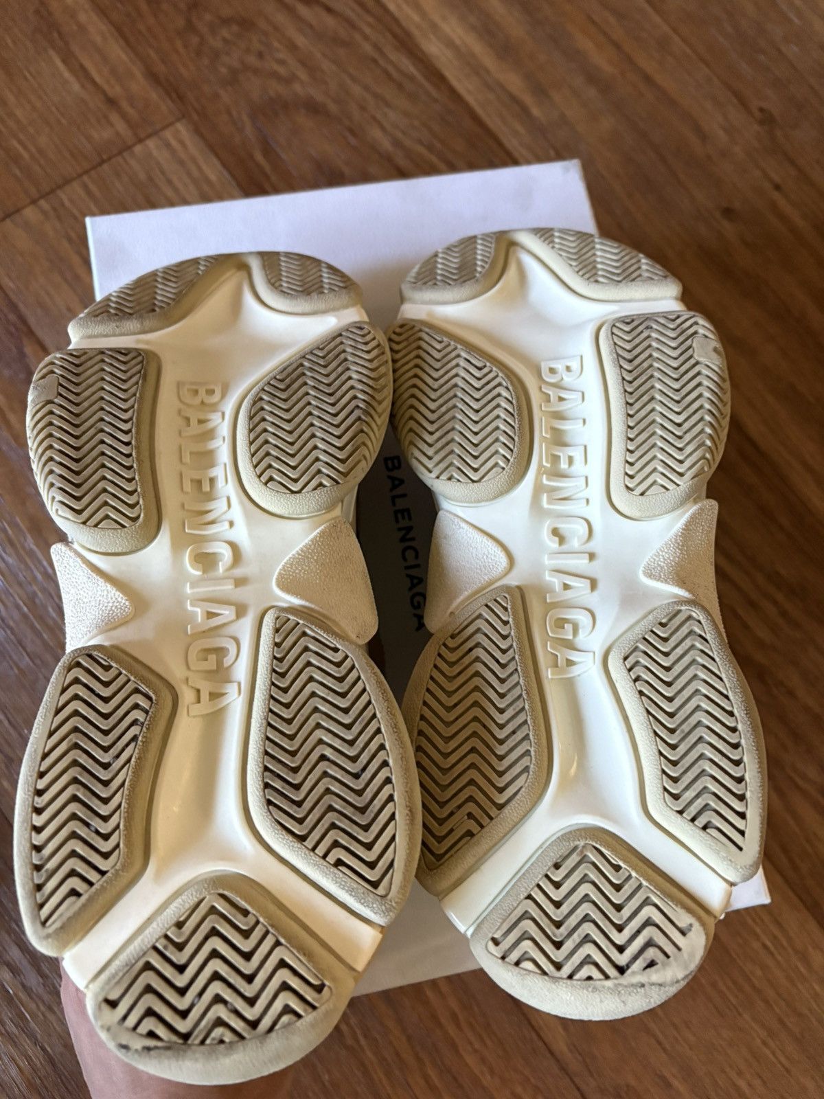 Balenciaga Balenciaga puts their Triple S Sneaker 2.0 Size US 7.5 / EU 40-41 - 5 Thumbnail