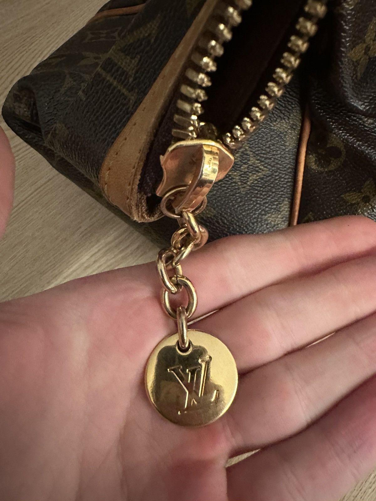 Louis Vuitton Louis Vuitton Monogram Canvas Tivoli GM bag Size ONE SIZE - 9 Thumbnail