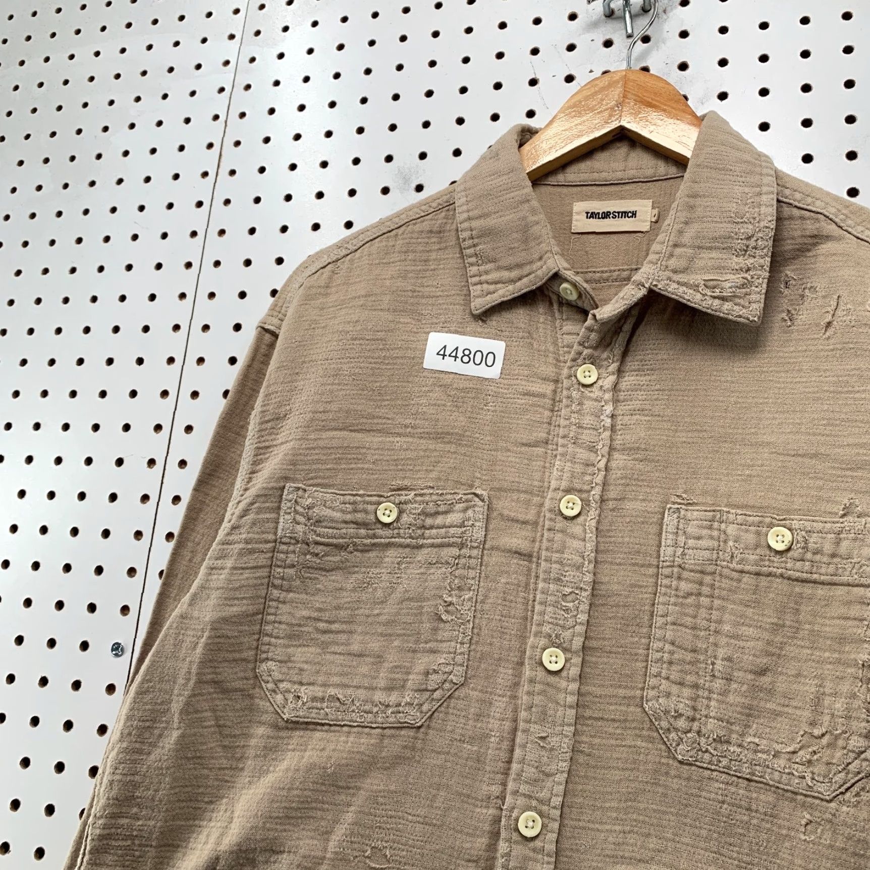 Taylor Stitch Taylor Stitch Button Shirt Mens Large Beige Long Sleeve Distressed Button-Up Shirt Size US L / EU 52-54 / 3 - 7 Thumbnail