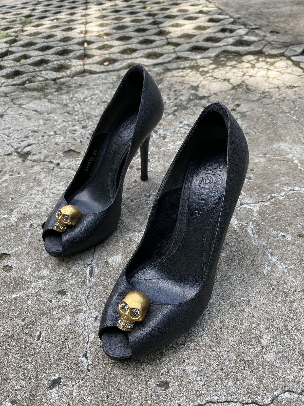 Alexander McQUEEN スカル フラットシューズ 美品 ALEXANDER McQUEEN フラットシューズ スカル 24㎝