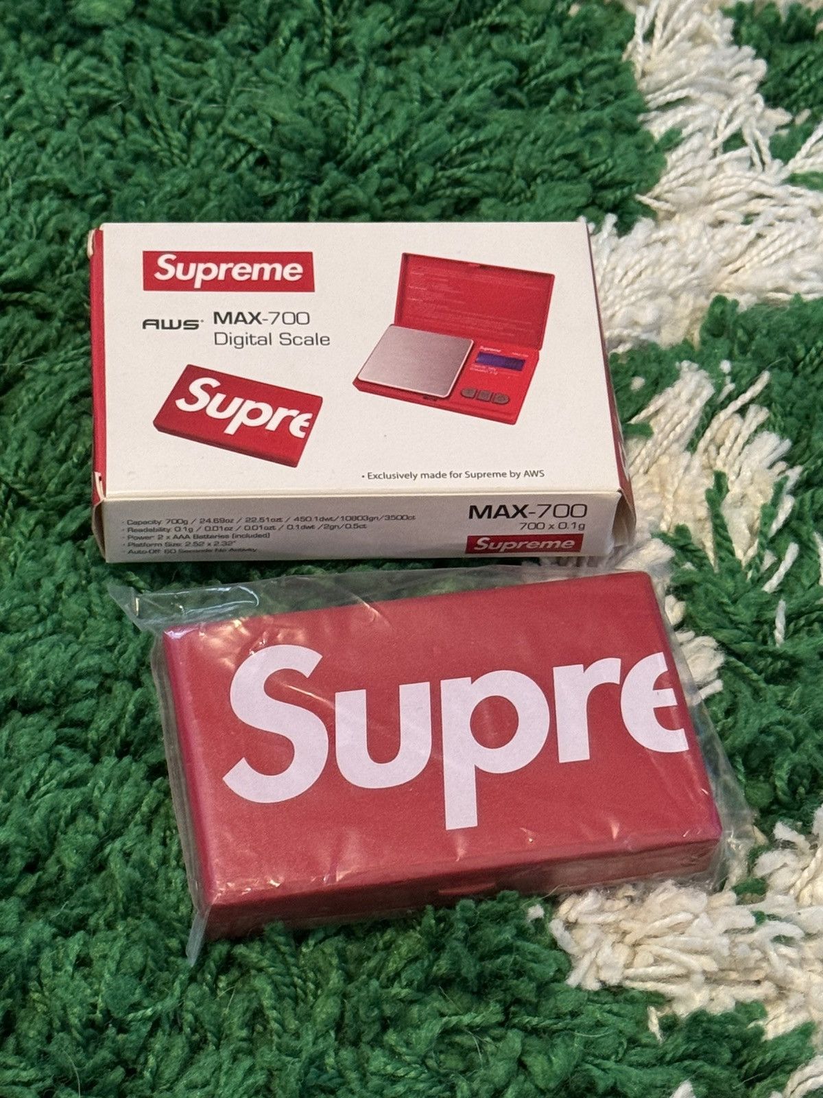 Supreme AWS MAX-700 デジタルスケール レッド Supreme / AWS® MAX-700 Digital Scale 