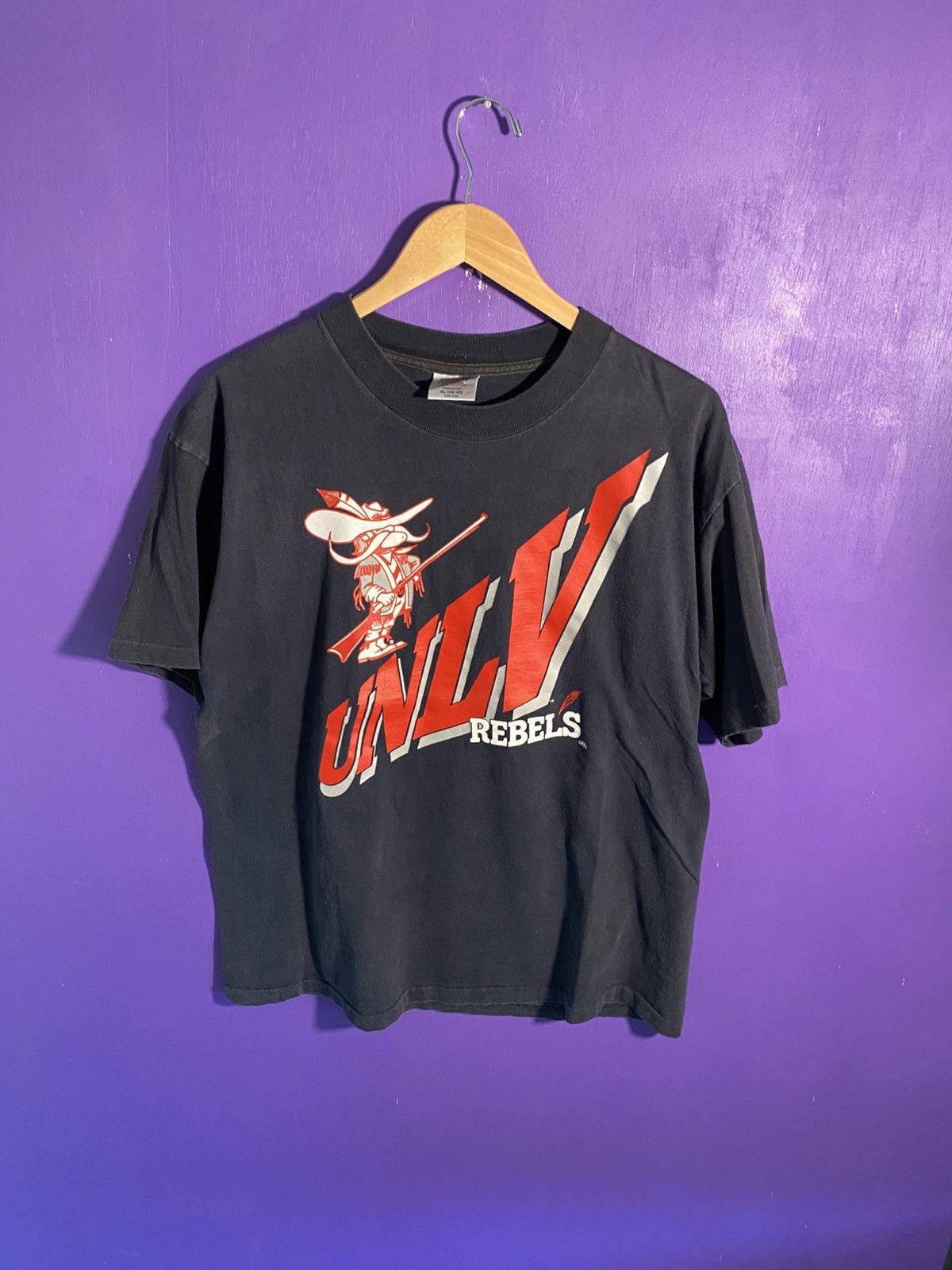 Other Vintage 90s UNLV Rebels faded logo t-shirt Size US L / EU 52-54 / 3 - 1 Thumbnail