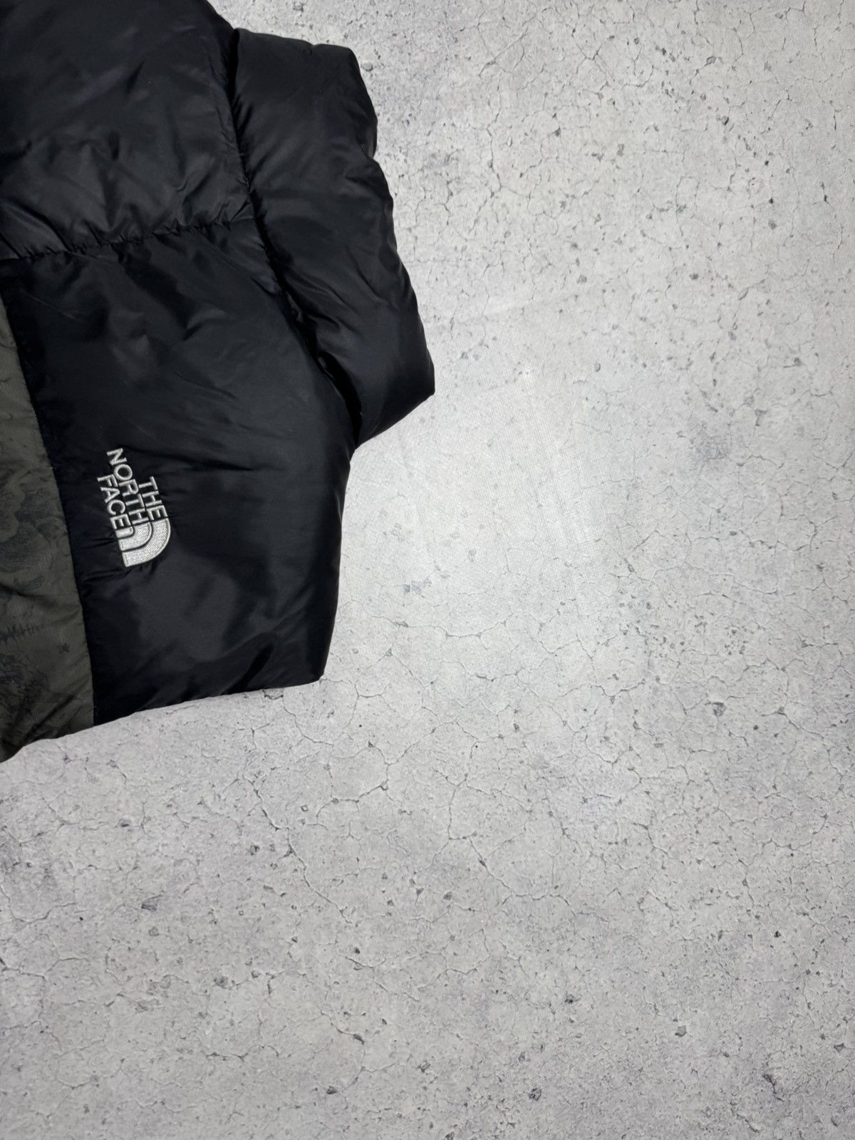 The North Face The North Face Nuptse Down Puffer Vest 700 Camo TNF Outdoor Size US S / EU 44-46 / 1 - 14 Thumbnail
