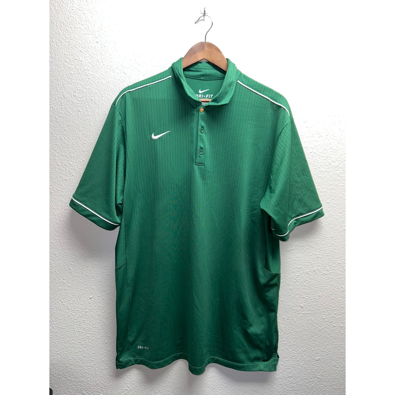 Vintage Nike Dri Fit Polo Shirt Legends Short Sleeve Dri-Fit Top L Size US L / EU 52-54 / 3 - 1 Thumbnail