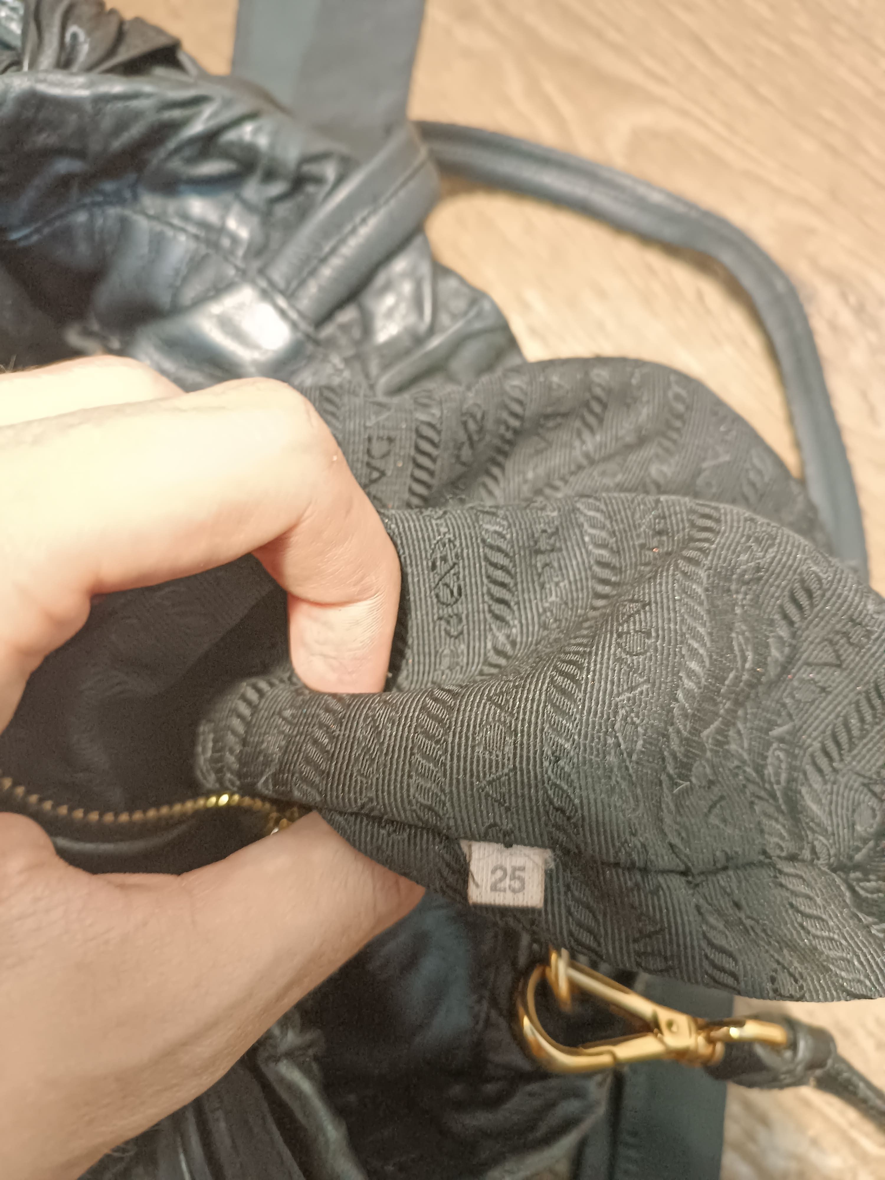 Prada Prada Vintage Leather Bow Bag Size ONE SIZE - 9 Thumbnail
