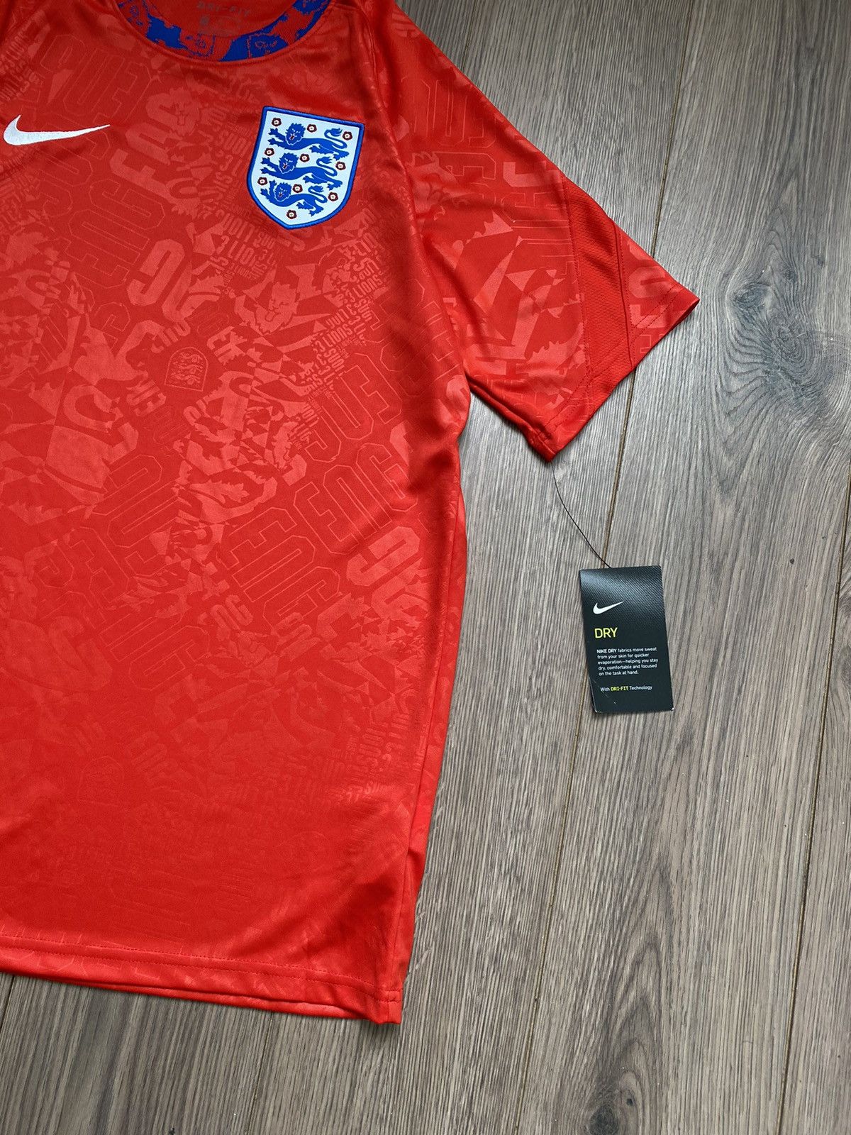 Nike Nike England 2020/21 Training Football Jersey Red Size M Size US M / EU 48-50 / 2 - 6 Thumbnail