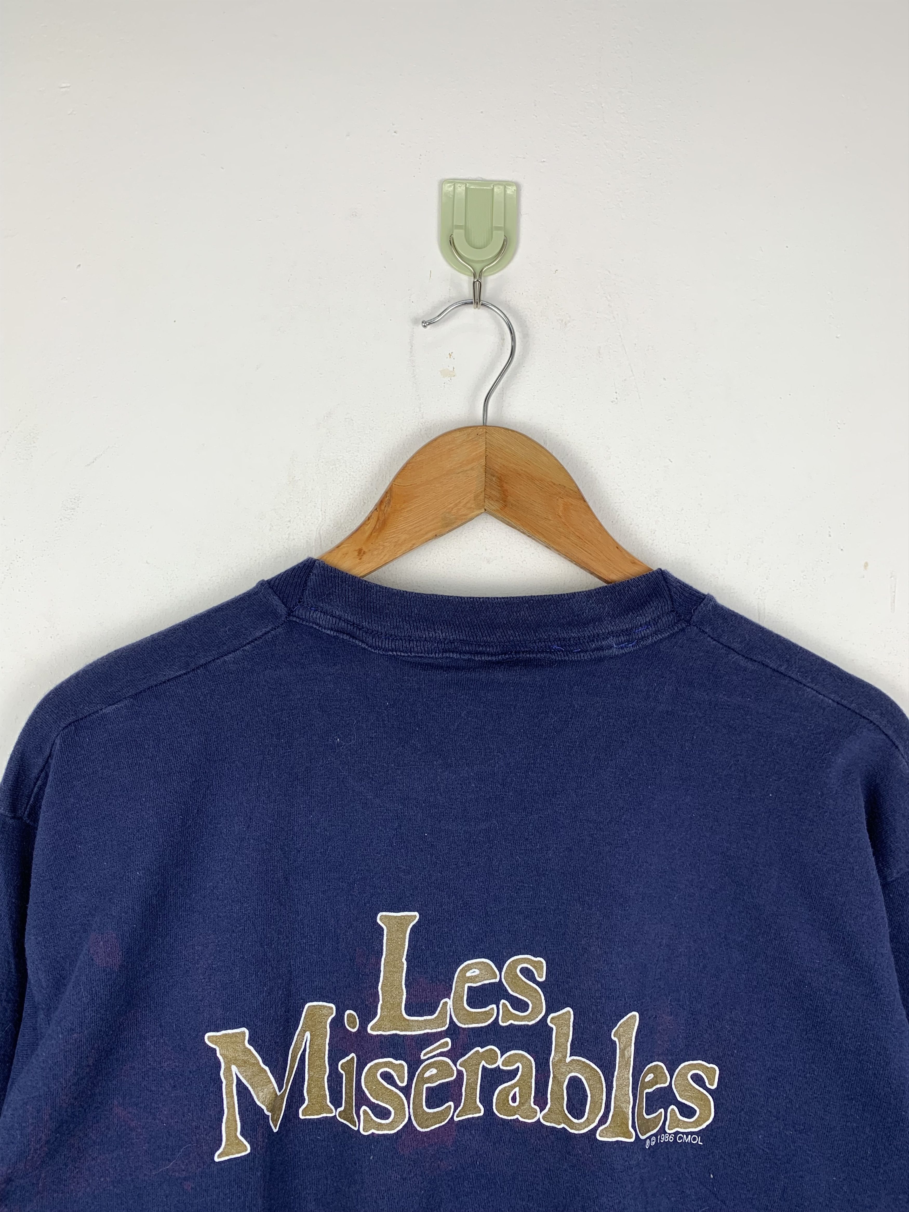 Vintage Vintage 90s Les Miserables Photo Tee TA0314 Size US L / EU 52-54 / 3 - 4 Thumbnail