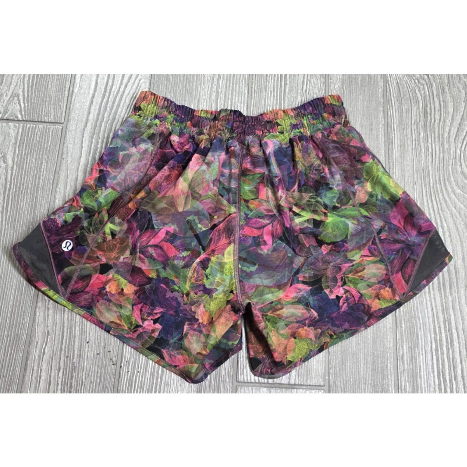 Lululemon Lululemon Hotty Hot Vivid Floral Shorts Size 4 Multicolor 3” Inseam High Rise Women's Athletic Running & Jogging Short Size 27" / US 4 / IT 40 - 2 Thumbnail