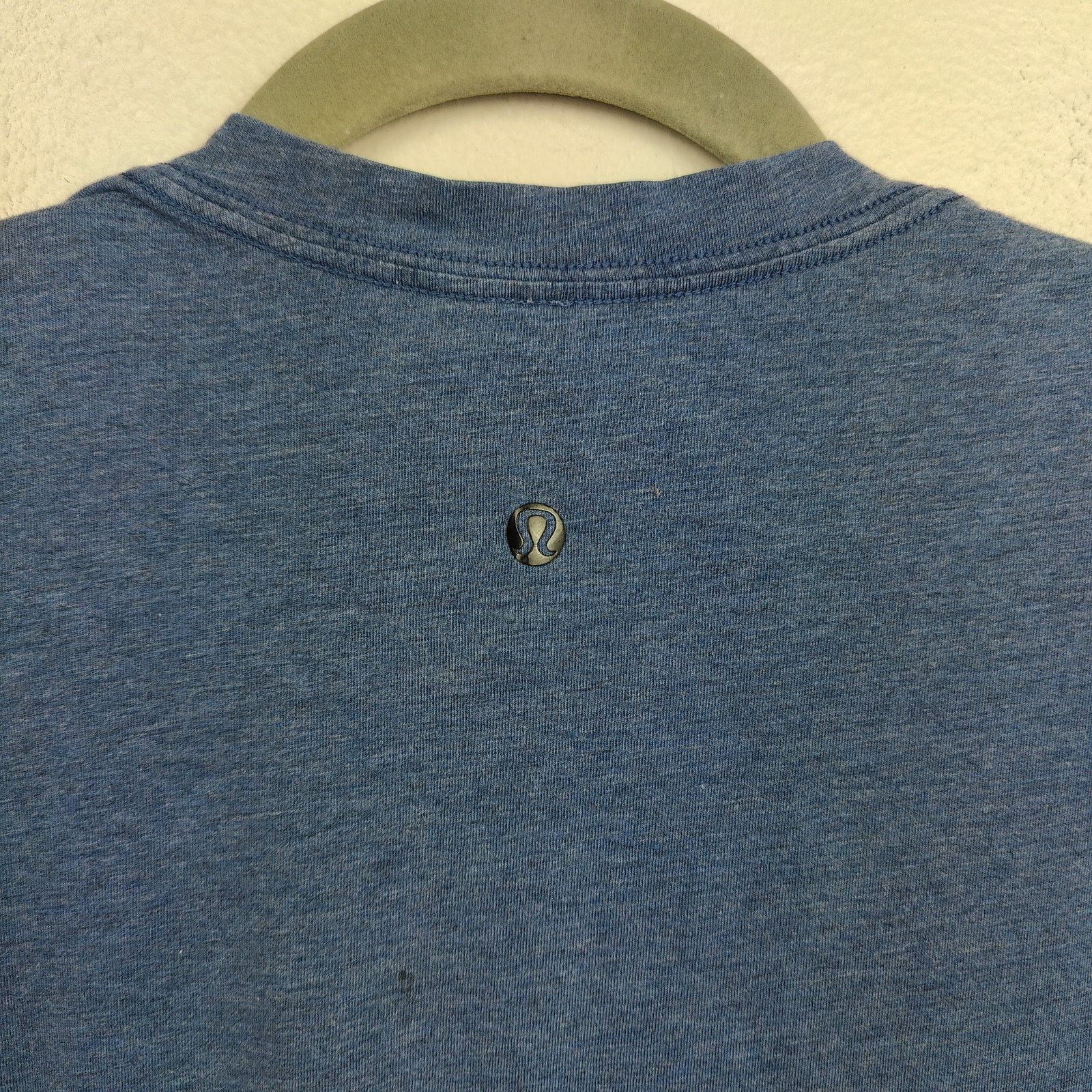 Lululemon Lululemon V-Neck T-Shirt Womens Medium Blue Heather Size M / US 6-8 / IT 42-44 - 5 Thumbnail