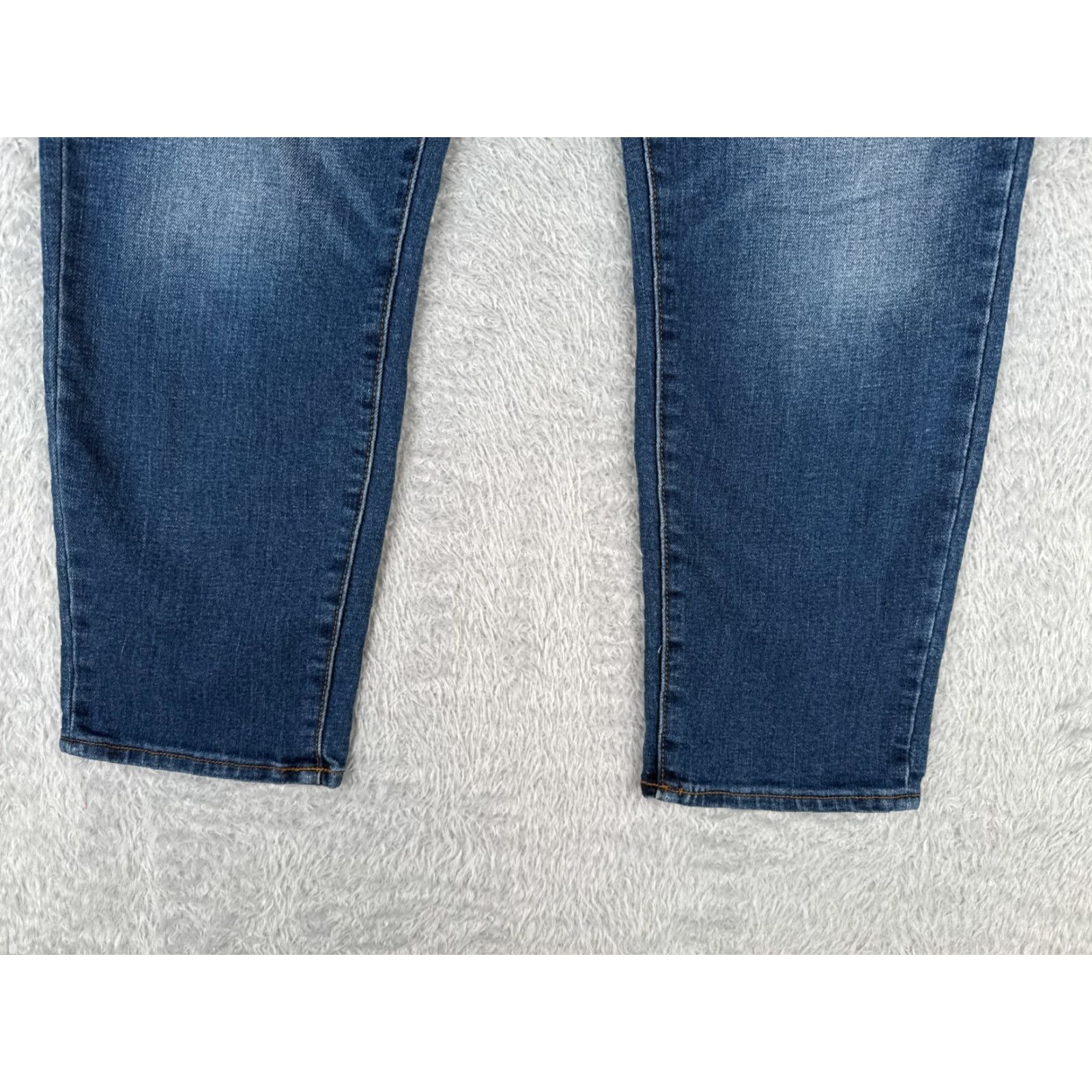 Old Navy Old Navy Jeans Womens 11 Blue Denim Boyfriend Distressed Low Rise Tapered 34x25 Size 32" / US 10 / IT 46 - 2 Thumbnail