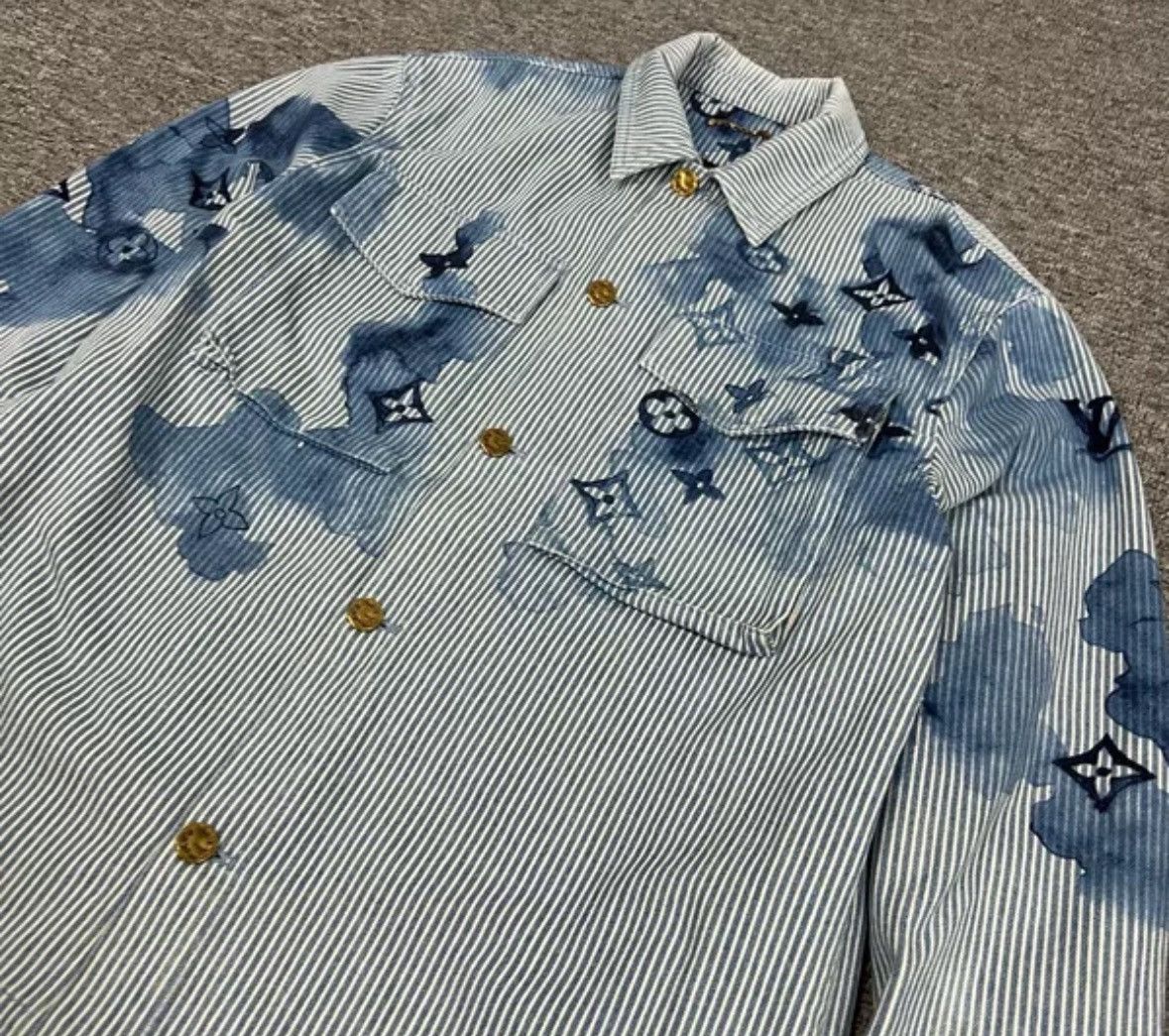 Louis Vuitton Louis Vuitton Three Flower Ink Dyeing Denim Shirt Size US S / EU 44-46 / 1 - 3 Thumbnail