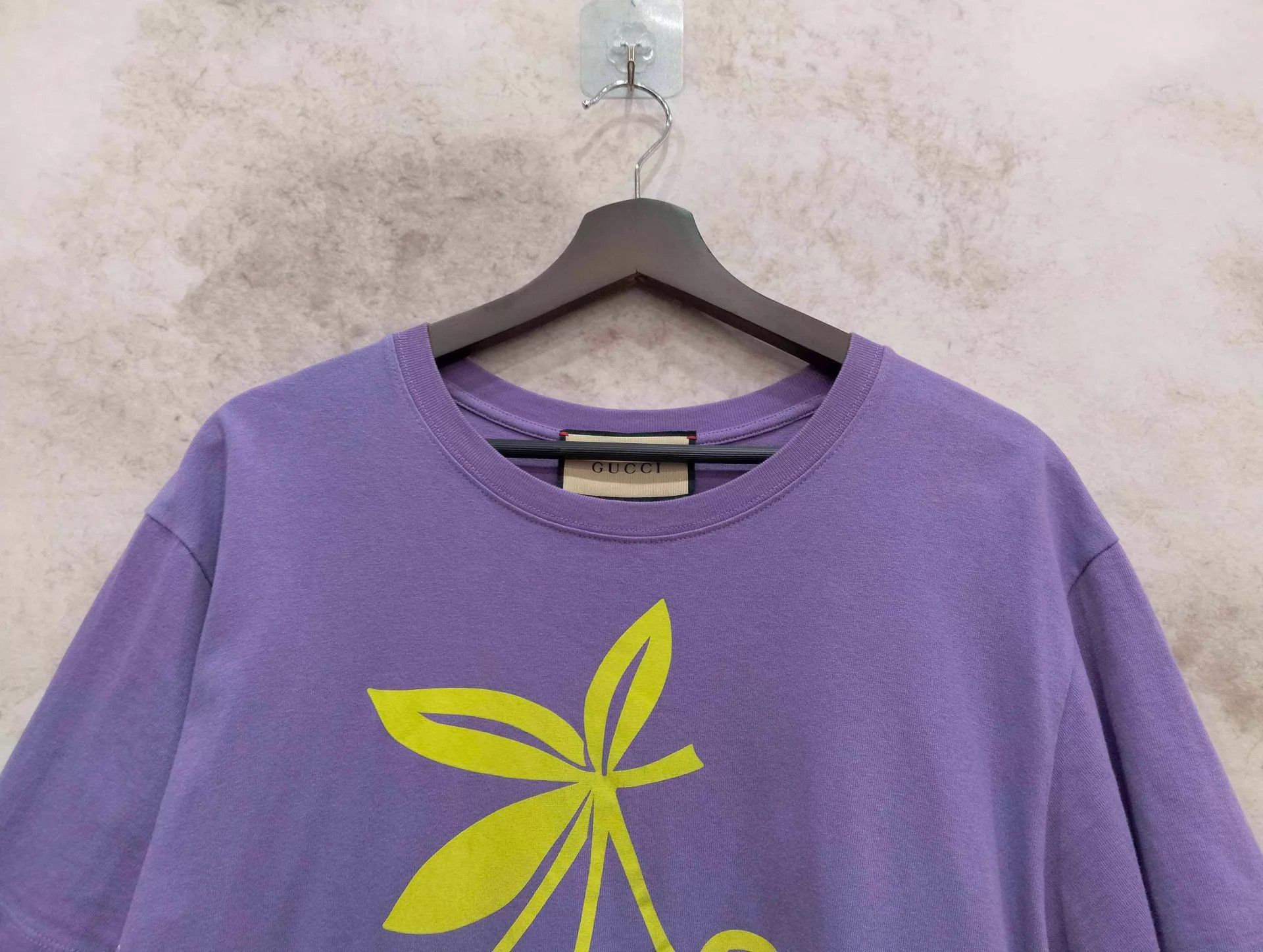 Gucci GUCCI Cherry Print Logo Short Sleeve T-Shirt XS Size US XS / EU 42 / 0 - 3 Thumbnail