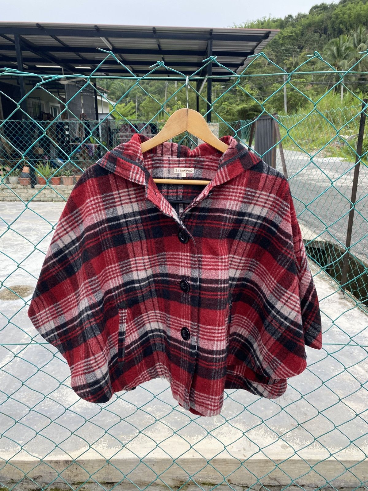 3can4on checkered hooded poncho