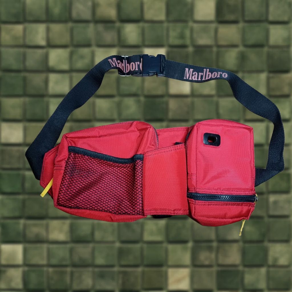 Marlboro VINTAGE Marlboro Fanny Pack Waist Bag Crossbody Strap 90s Medium Red Polyester Men's Travel 90s Crossbody Adjustable Strap Size ONE SIZE - 1 Thumbnail