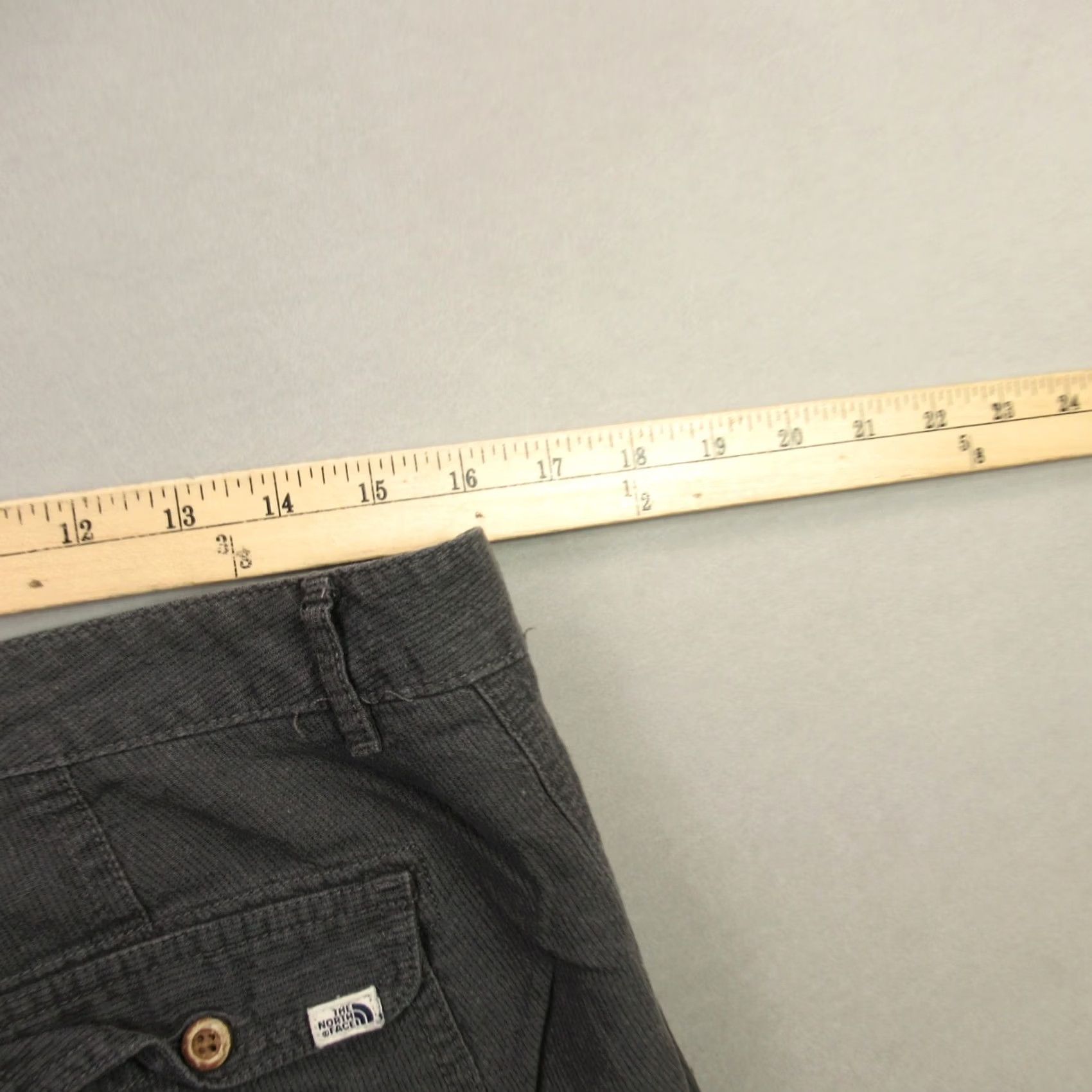 The North Face The North Face Shorts Womens 10 Lightweight Outdoors Pockets Chino Gray Size 32" / US 10 / IT 46 - 7 Thumbnail