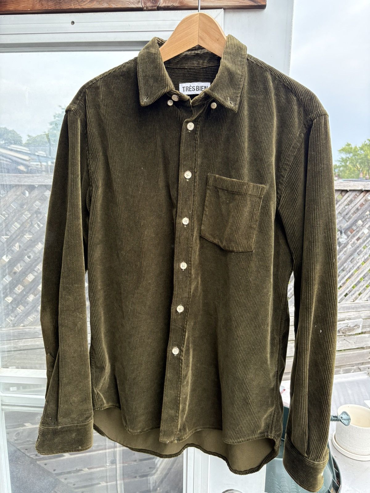 Tres Bien Tres Bien green corduroy button up shirt Size US M / EU 48-50 / 2 - 4 Thumbnail