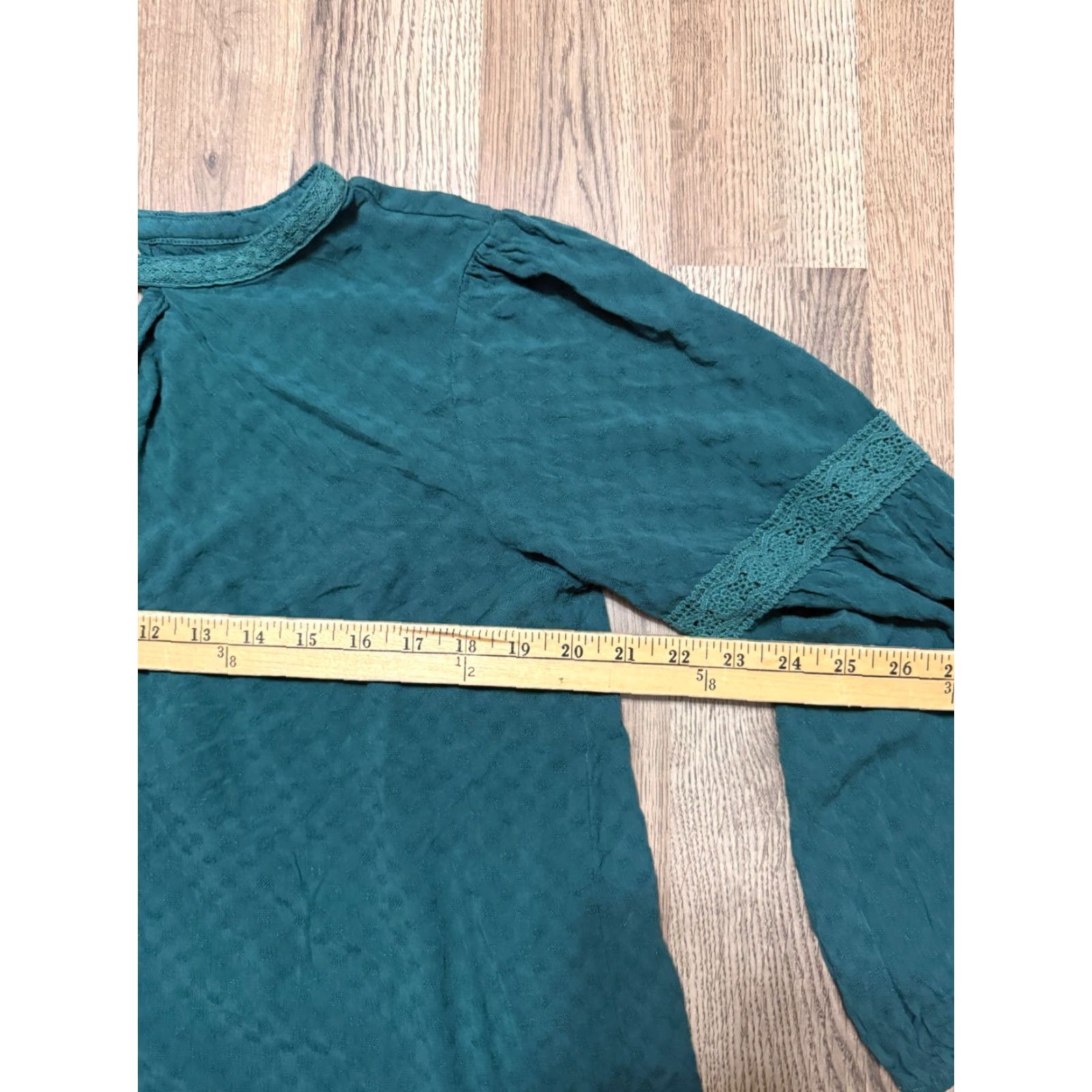 Vintage Maurices Blouse Women's Size Large Green Long Sleeve V-neck Shirt Adult Womens Regular Pullover Casual Lightweight Polyester Modern 90s? Size L / US 10 / IT 46 - 6 Thumbnail