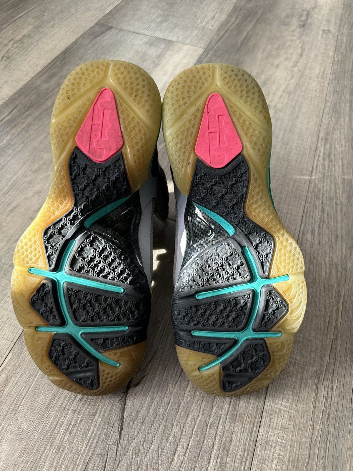 Nike South beach Lebrons Size US 8 / IT 38 - 5 Thumbnail