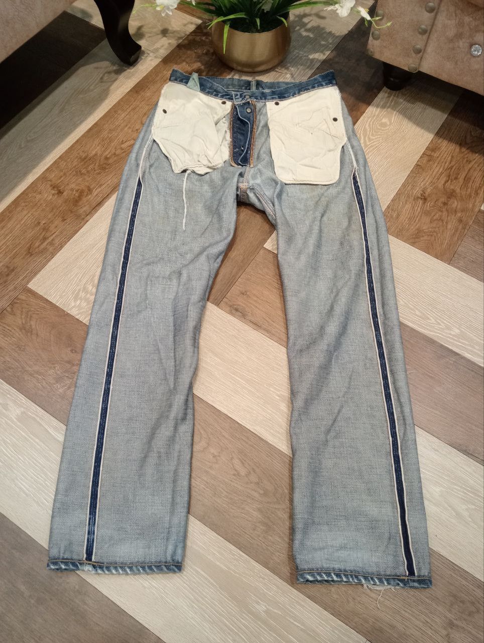 Levi's Vintage Clothing VINTAGE LEVI'S 501 REDLINE HIDDEN RIVETS CAPITAL E JEANS Size US 30 / EU 46 - 18 Thumbnail
