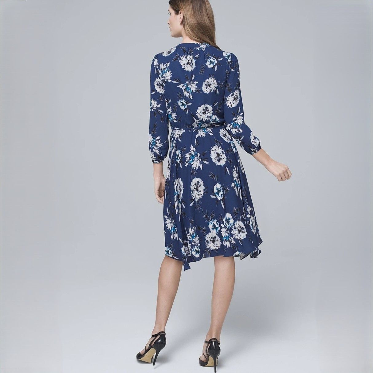 White House Black Market Floral Print Soft Blouson Dress in size US 8 Size M / US 6-8 / IT 42-44 - 6 Thumbnail