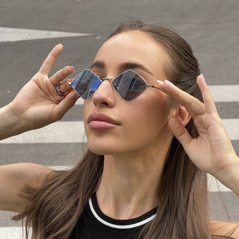 Yves Saint Laurent Saint Laurent Women Sunglasses SL302 LISA 010 NEW AUTHENTIC Size ONE SIZE - 14 Thumbnail