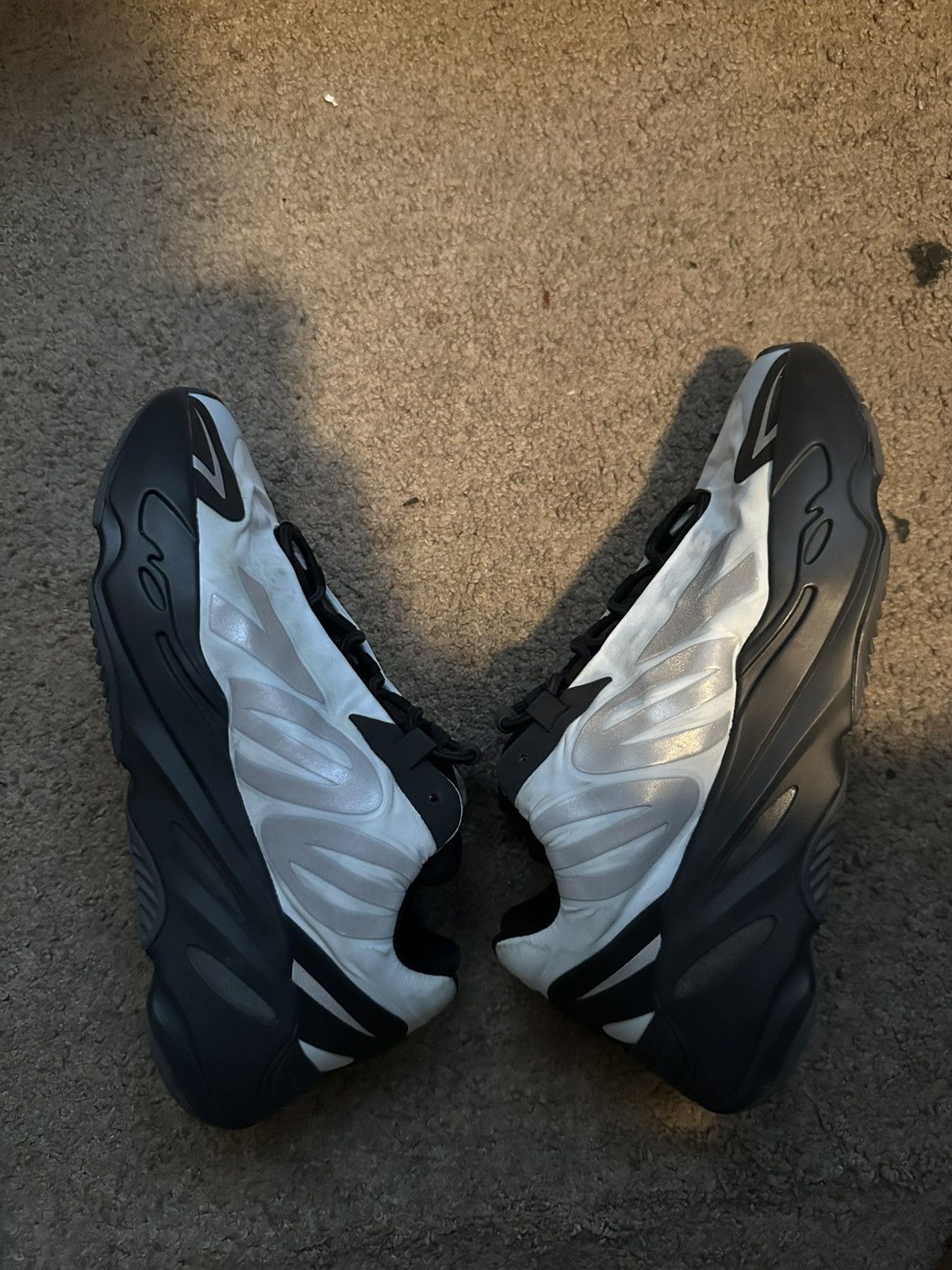 Yeezy Yeezy 700 Size US 9.5 / EU 42-43 - 1 Thumbnail