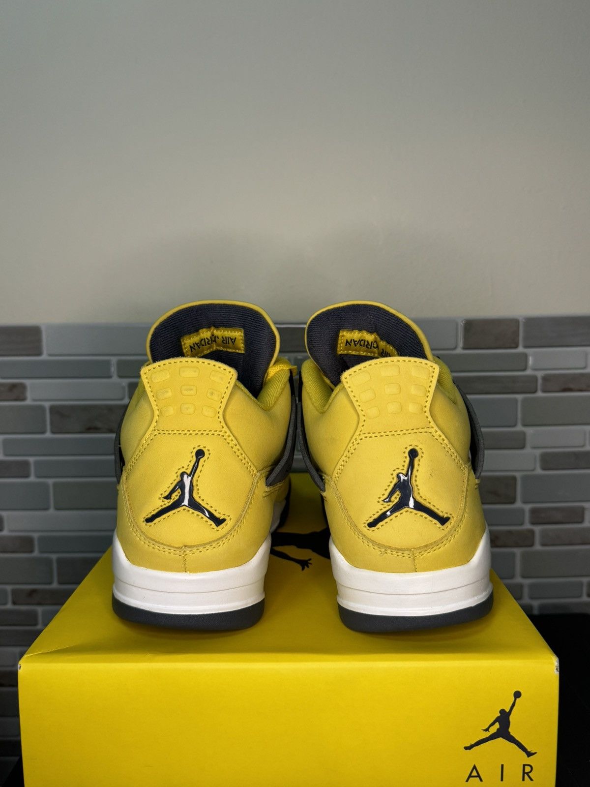 Jordan Brand Jordan 4 Lightning Size US 9 / EU 42 - 4 Thumbnail