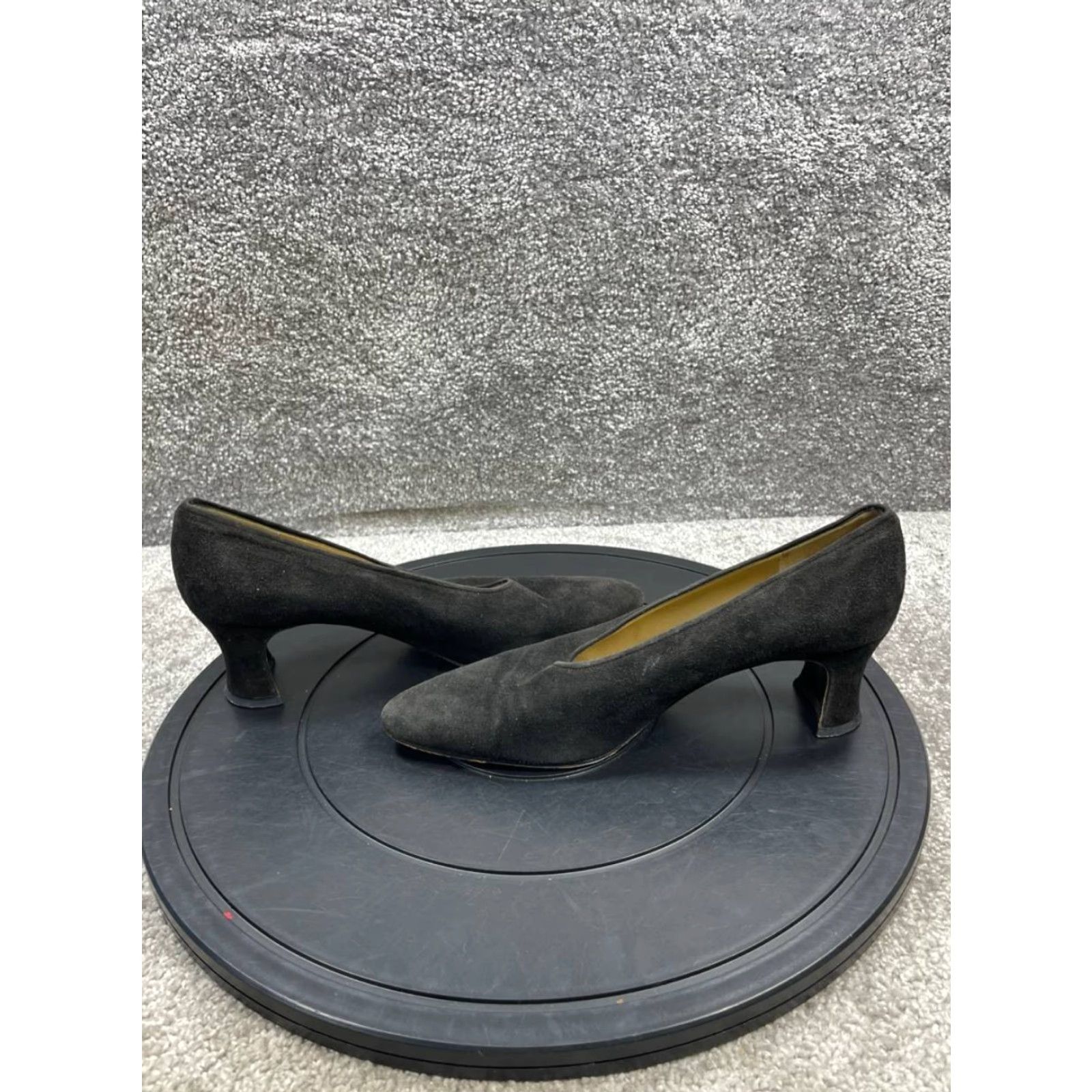 Yves Saint Laurent VINTAGE Yves Saint Laurent Pumps Womens 9 M Black Round Toe Block Slip On Leather Suede Pump Womens Shoes Size US 9 / IT 39 - 7 Thumbnail