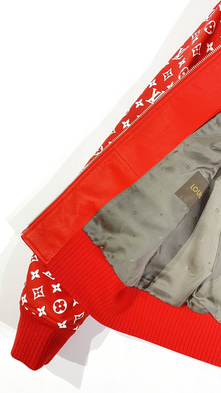 Louis Vuitton × Supreme Louis Vuitton X SUPREME 48 Leather Baseball jacket Size US M / EU 48-50 / 2 - 6 Thumbnail