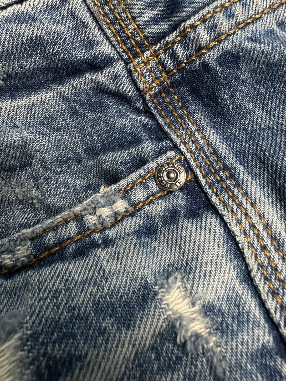 Hugo Boss HUGO BOSS Distressed Jeans Regular Fit Denim Pants size 34 Size US 34 / EU 50 - 12 Thumbnail