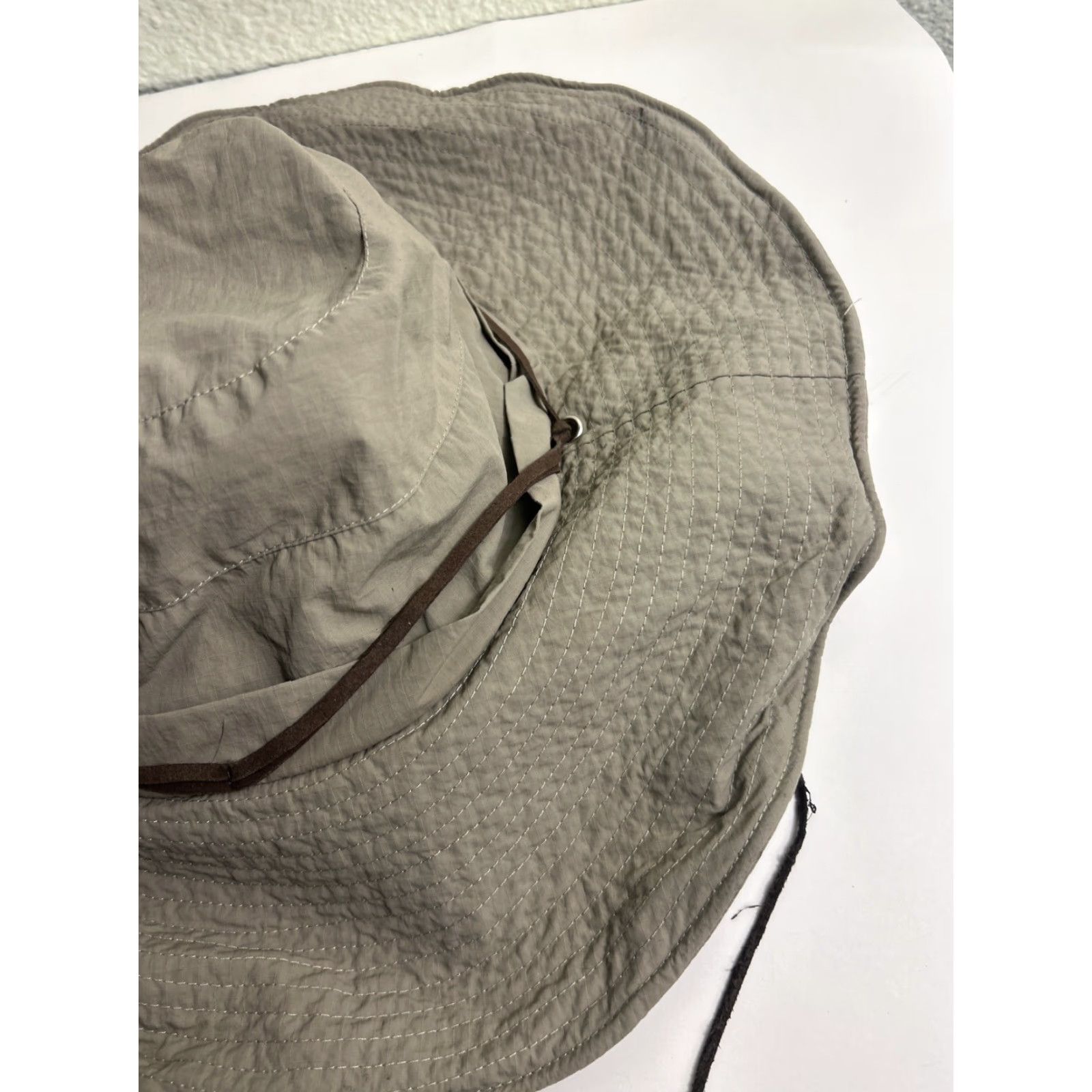 Vintage Sun Chic Sun Hat Chin Strap Womens One Size Beige Sun Hat Womens One Size Chin Strap Sun Chic Beige Hat Women Size ONE SIZE - 4 Thumbnail