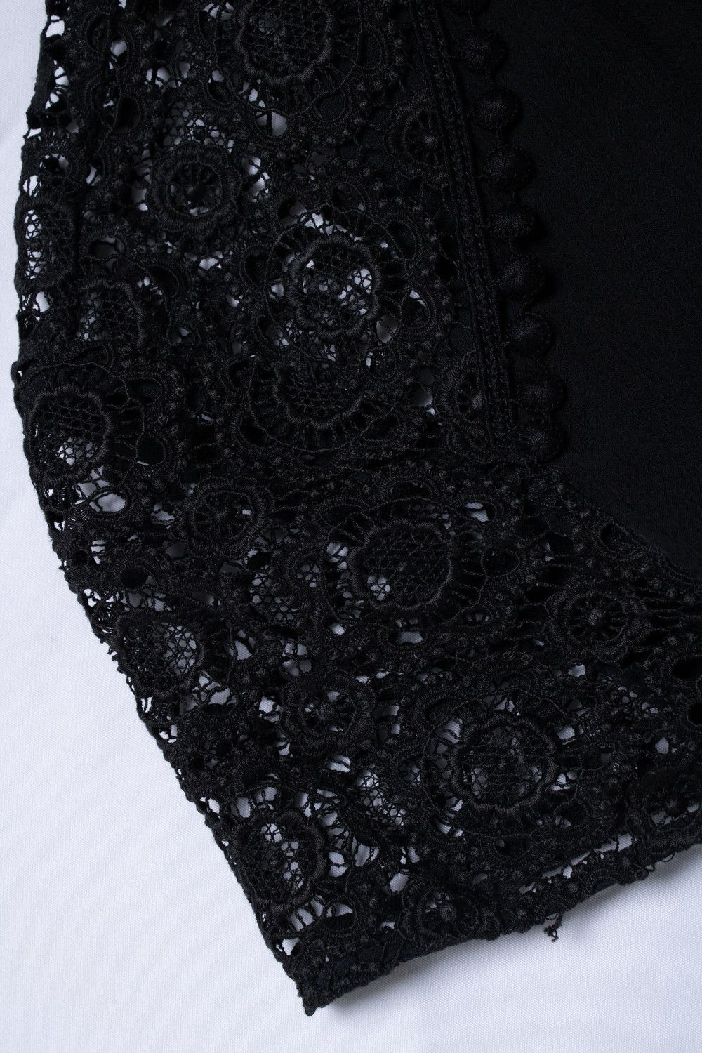 Burberry Burberry, panelled lace dress in black Size M / US 6-8 / IT 42-44 - 5 Thumbnail