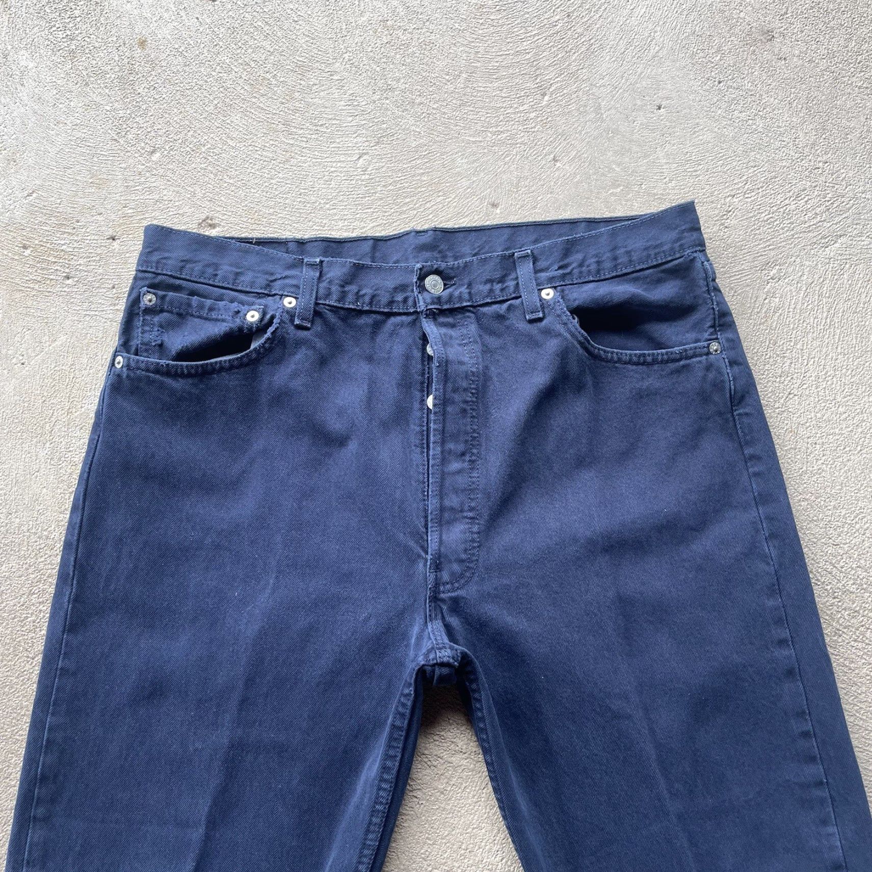 Levi's VINTAGE Levi's 501 Jeans Mens 38x32 Blue Denim Button Fly Straight Fit 80s 90s USA Size US 38 / EU 54 - 5 Thumbnail