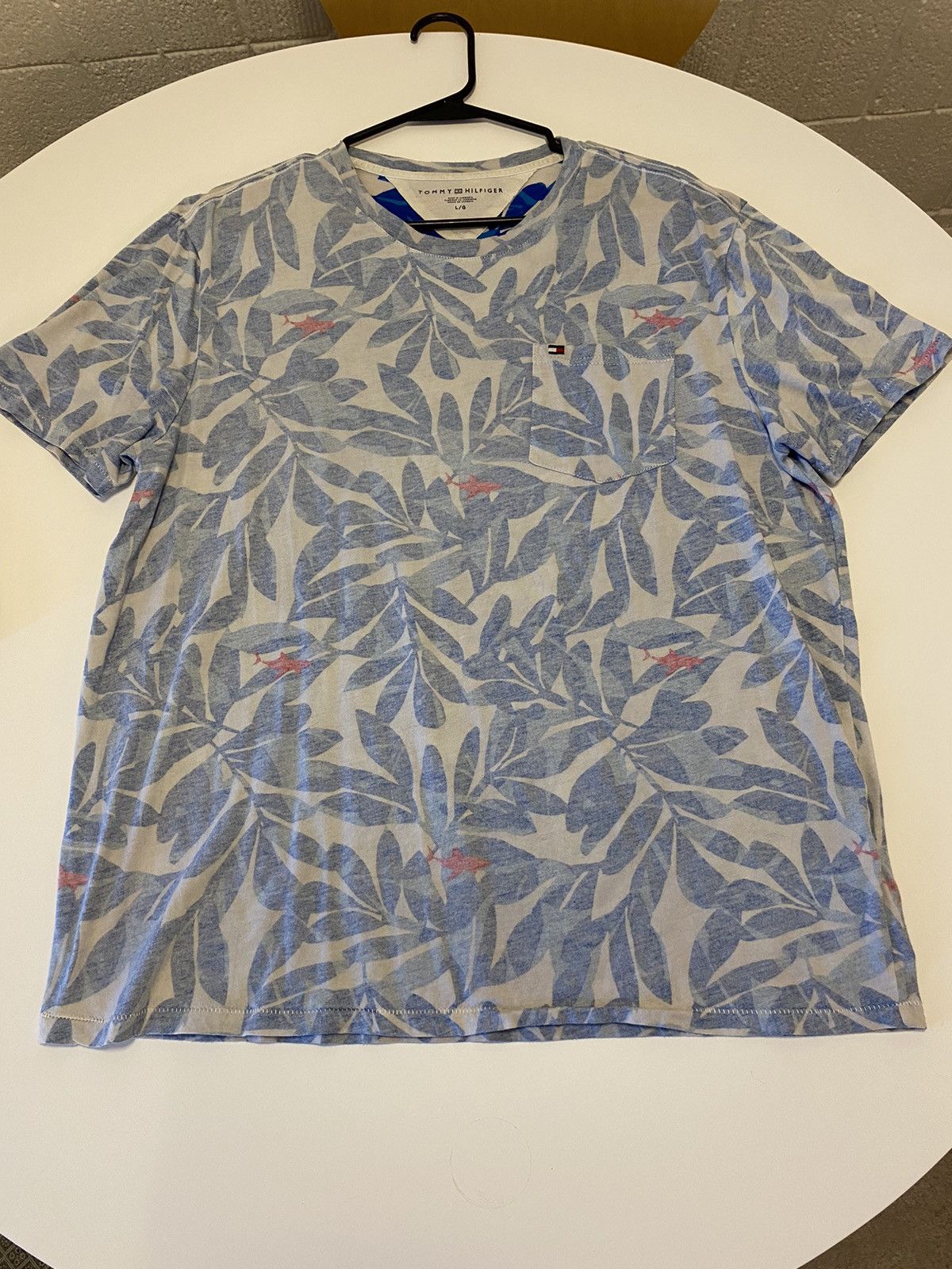 Tommy Hilfiger × Tommy Jeans Floral Shark Tommy Hilfiger T-shirt Size US L / EU 52-54 / 3 - 1 Thumbnail