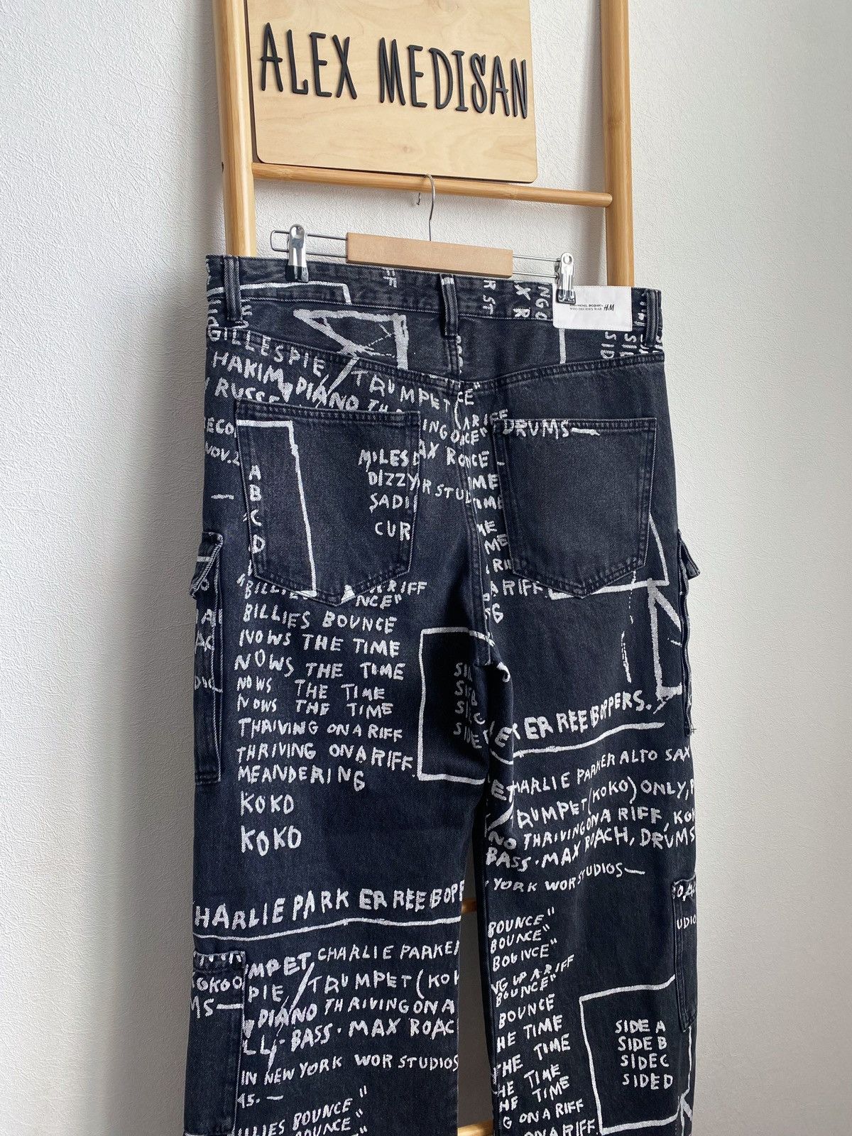H&M × Jean-Michel Basquiat × Who Decides War Who Decides War Baggy denim jeans H&M x Basquiat x Ev&Tela Size US 36 / EU 52 - 15 Thumbnail