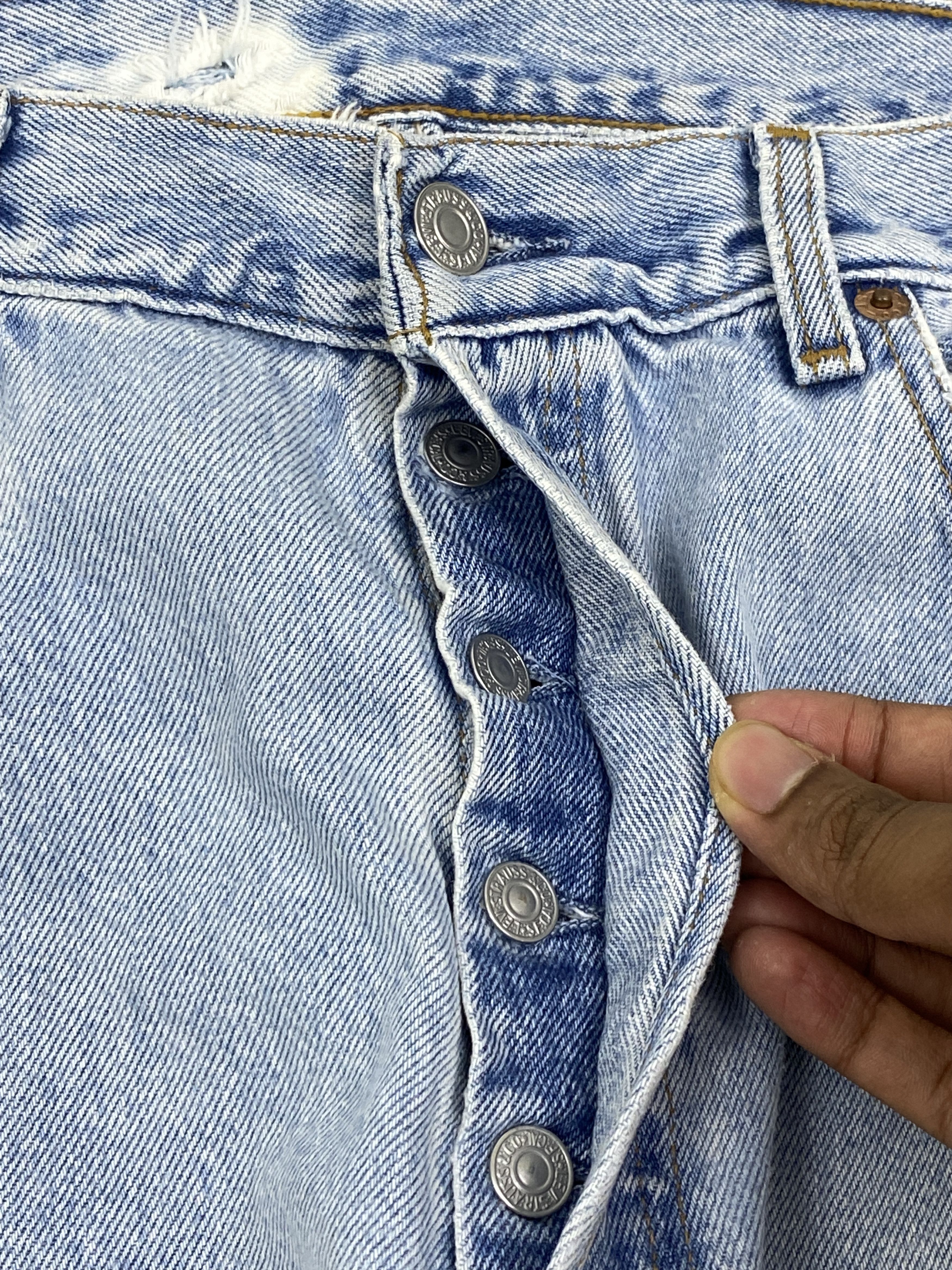 Levi's 90s Vintage Levis 501 Light WashnJeans DP2839 Size US 32 / EU 48 - 9 Thumbnail