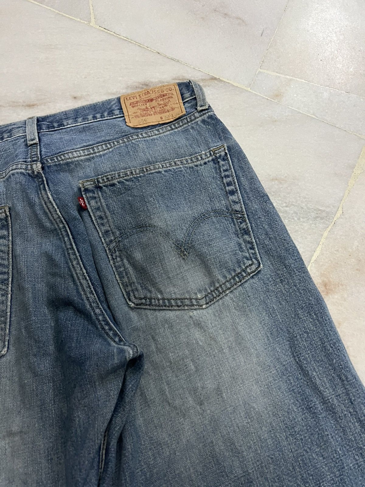 Levi's × Levi's Vintage Clothing Vintage Levis 569 Loose Straight Light Wash Jean Size US 34 / EU 50 - 13 Thumbnail