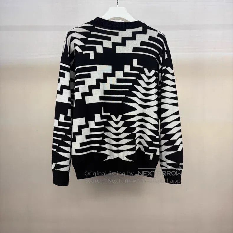 Louis Vuitton Louis Vuitton Black and white jacquard logo sweater Size US M / EU 48-50 / 2 - 2 Thumbnail