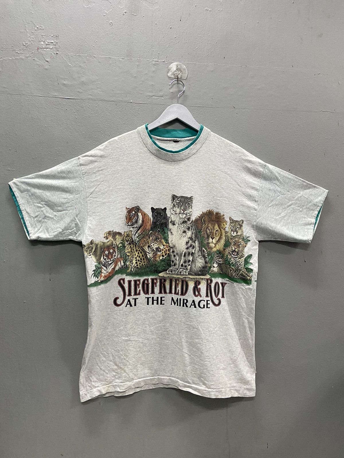Habitat VINTAGE HABITAT XCII SIEGFRIED &ROY AT THE MIRRAGE TEE SHIRT Size US XL / EU 56 / 4 - 1 Thumbnail