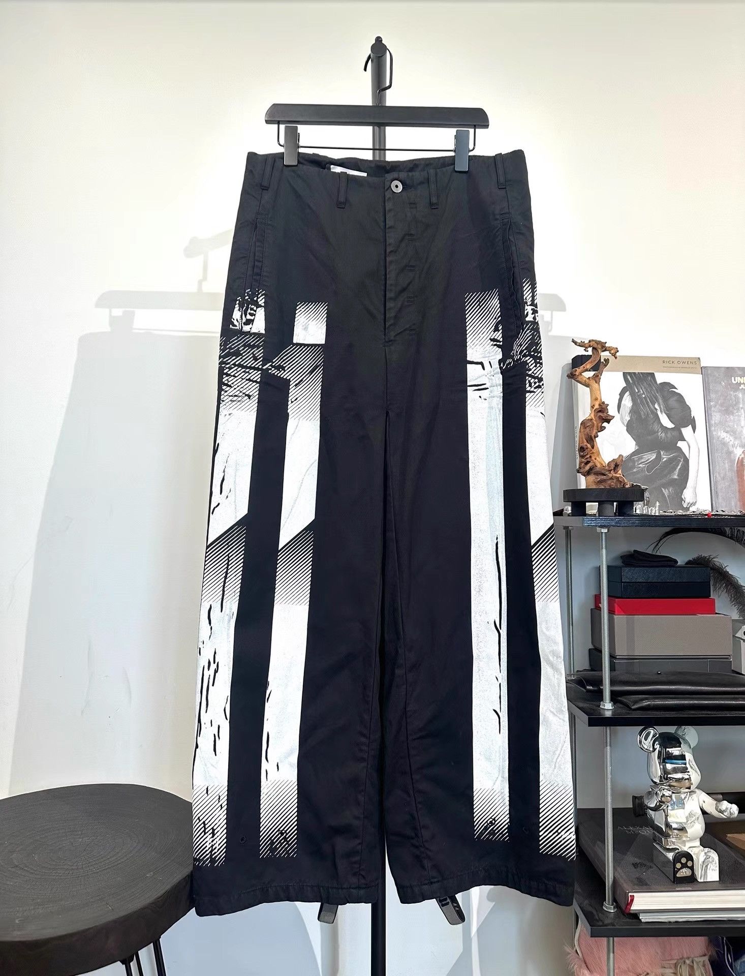 11 By Boris Bidjan Saberi Boris Bidjan Saberi 11by bbs P15 Printed Wide-Leg Pants K35 Size US 33 - 1 Thumbnail