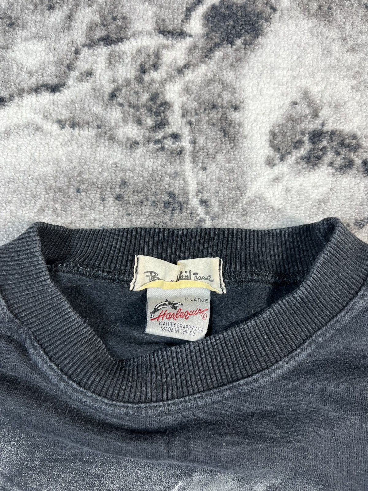 Vintage Vintage 90s Wolf Graphic Crewneck USA XL Size US XL / EU 56 / 4 - 5 Thumbnail