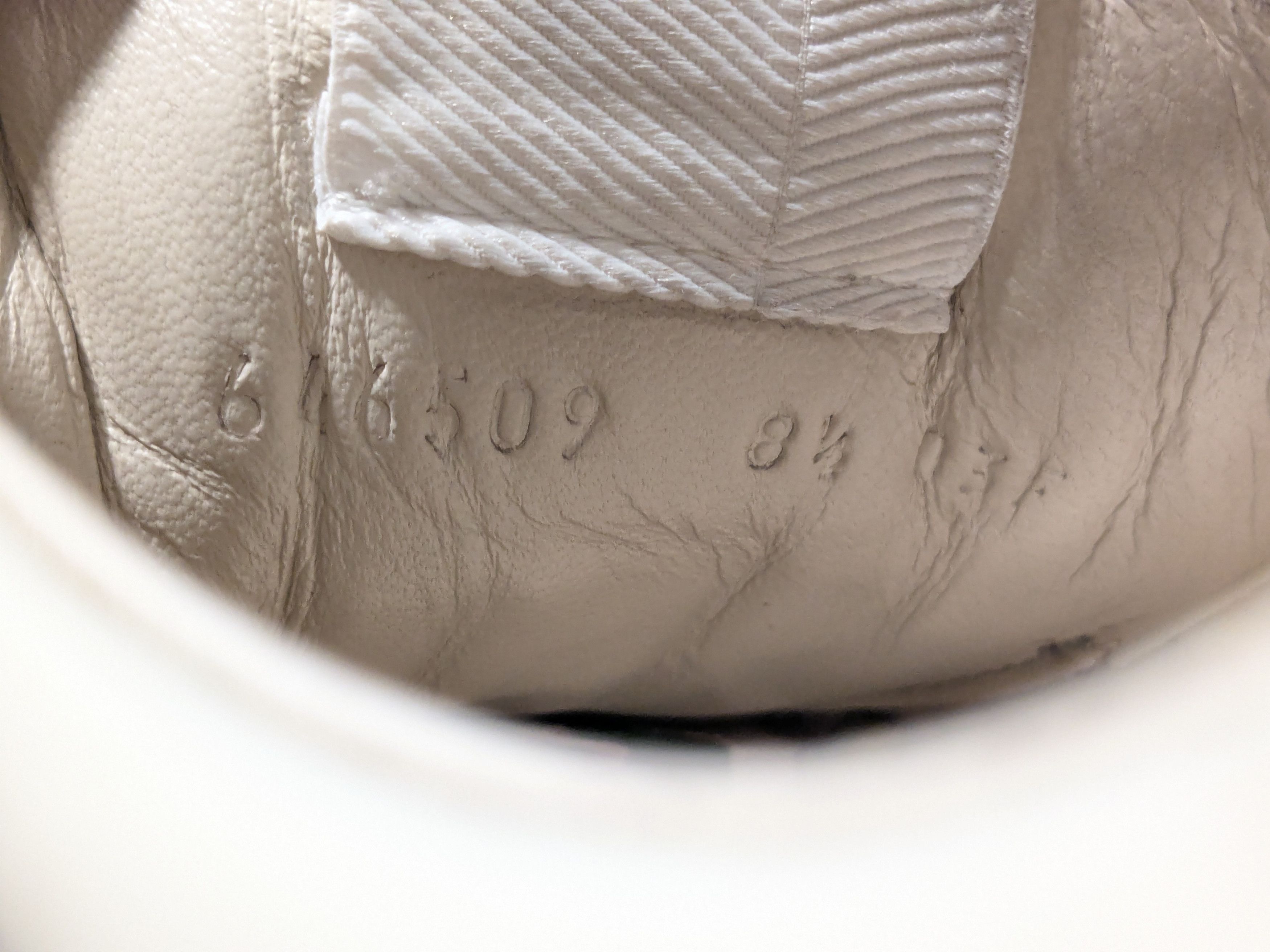 Gucci Gucci Rython Sneakers 9 Ivory Disney Donald Duck Size US 9 / EU 42 - 15 Thumbnail
