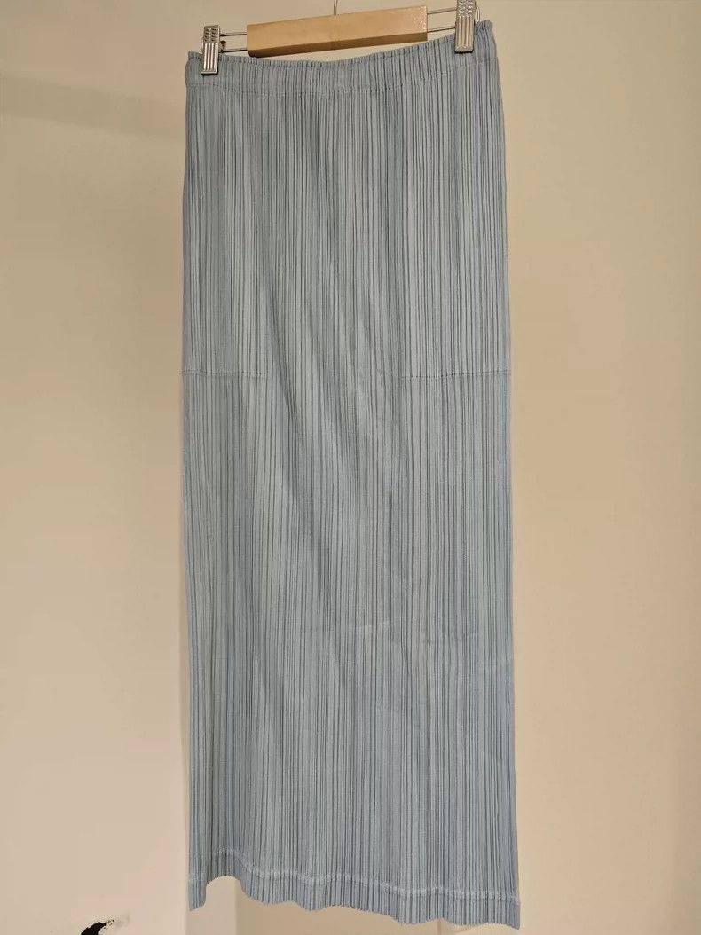 Issey Miyake Issey Miyake size:2 Misty blue pleated skirt Size 22" - 2 Thumbnail