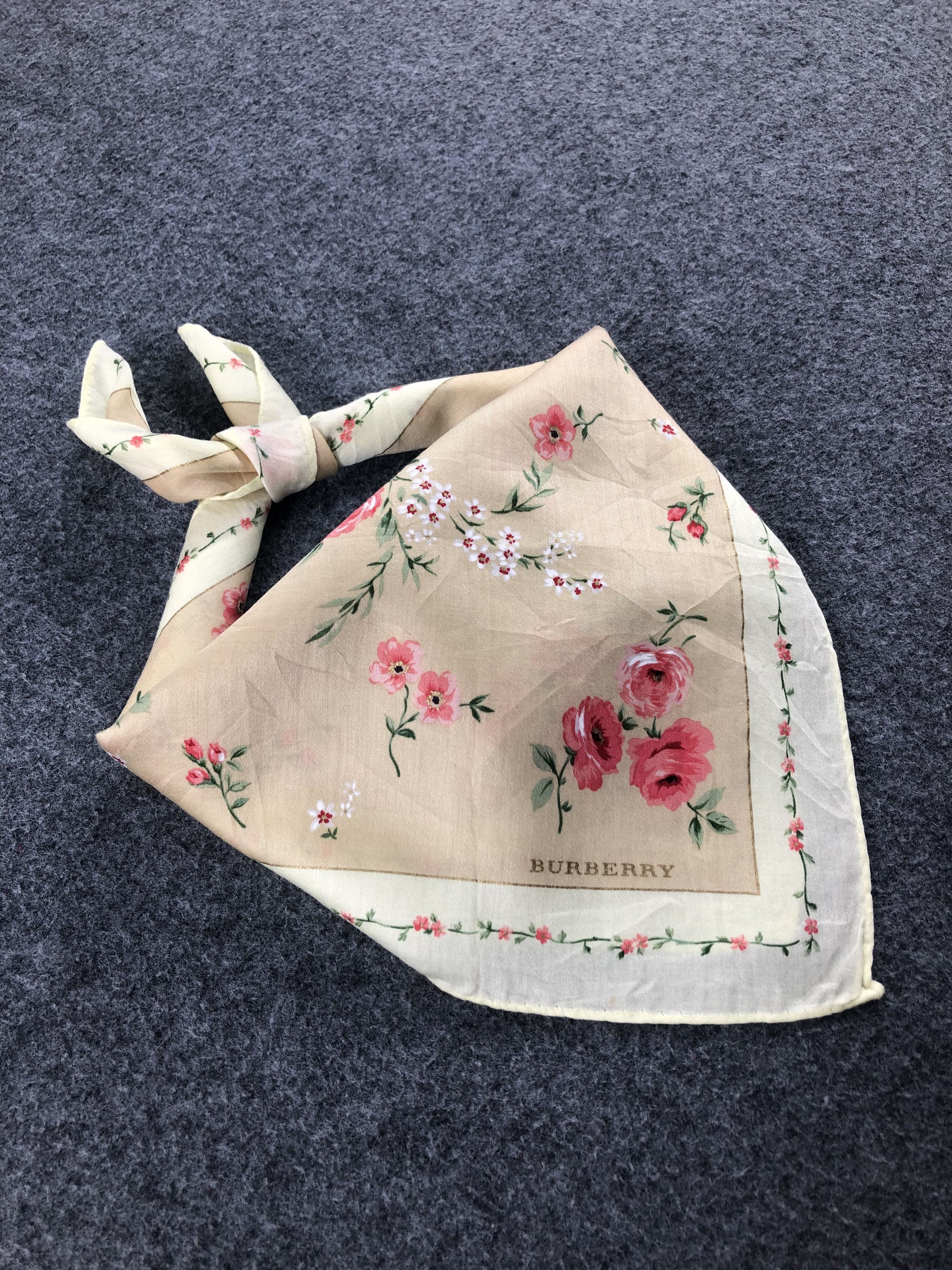 Burberry Burberry Handkerchief / Bandana / Neckerchief Size ONE SIZE - 2 Thumbnail