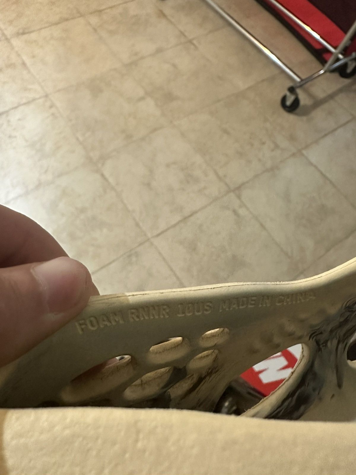 Kanye West yeezy foam rnnr mx cream DS w box sz 10 Size US 10 / EU 43 - 6 Thumbnail