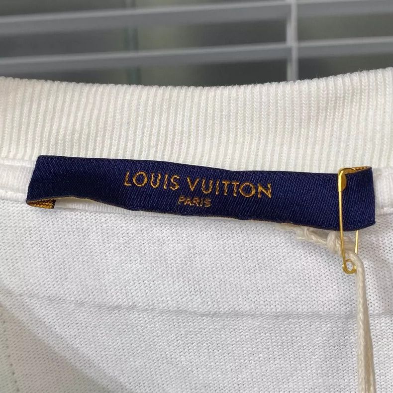 Louis Vuitton LOUIS VUITTON Cursive embroidered logo short sleeves 2504-N Size US XL / EU 56 / 4 - 6 Thumbnail