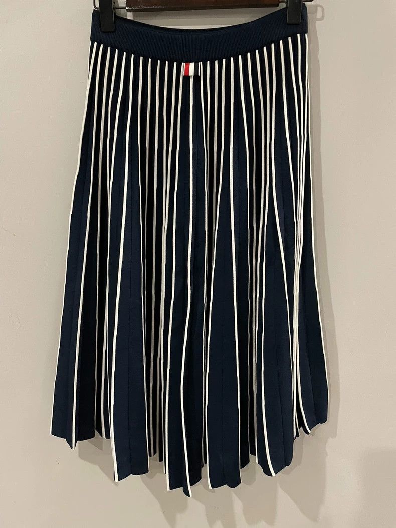 Thom Browne Thom browne Skirt 2503-Nextarrow Size 26" / US 2 / IT 38 - 2 Thumbnail