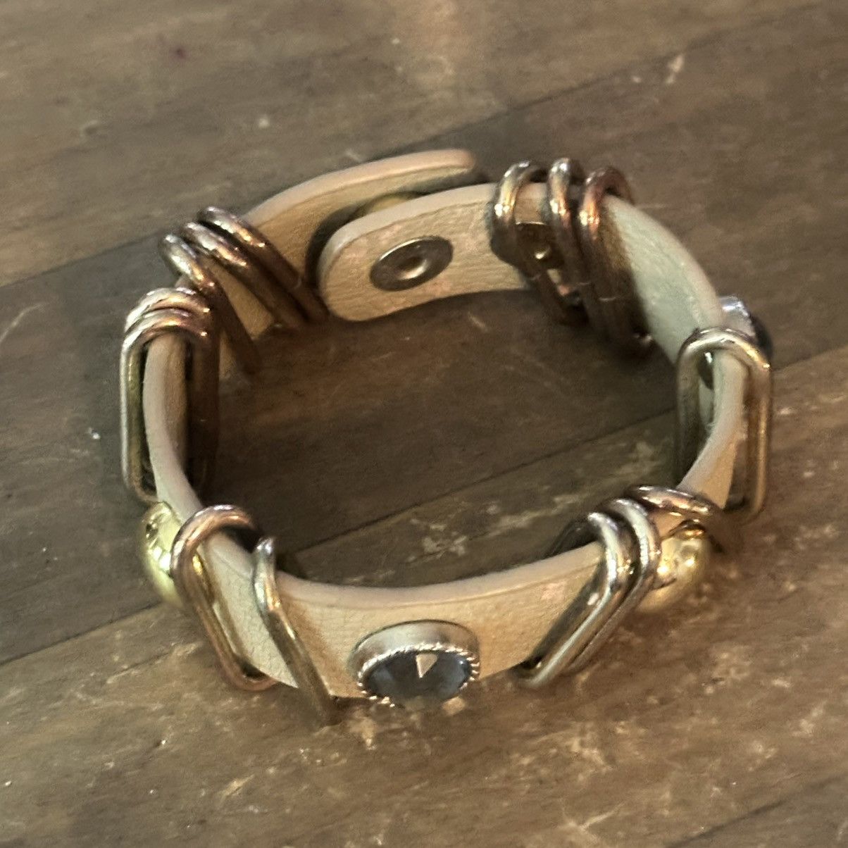 Other Yik Fung jeweled leather snap bracelet Size ONE SIZE - 9 Thumbnail