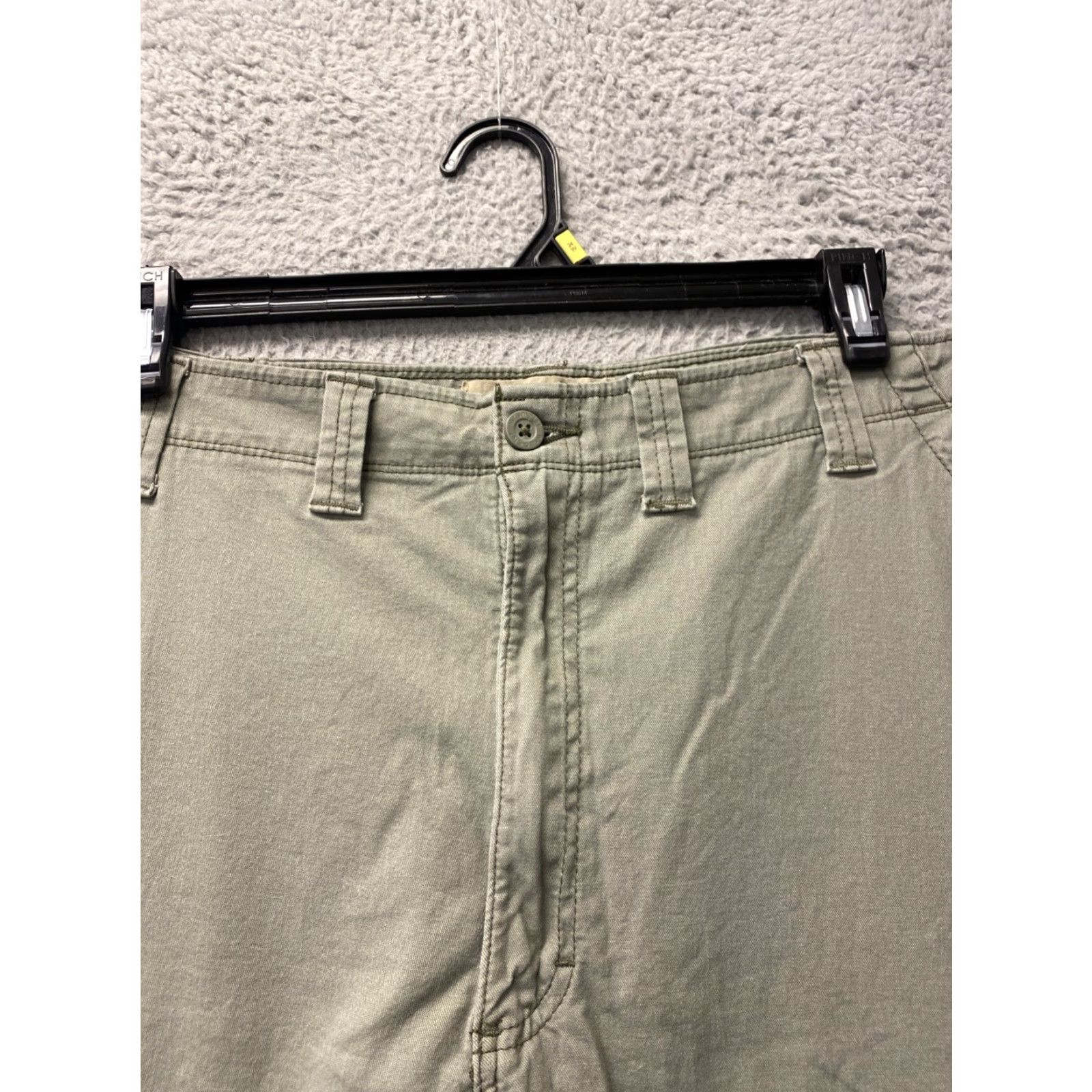 Wrangler VINTAGE? No. Wrangler Cargo Shorts Green Relaxed Fit 44 Casual Men Cotton Blend 10" Inseam Belt Loops Multiple Pockets 121-40 Size US 44 / EU 60 - 2 Thumbnail
